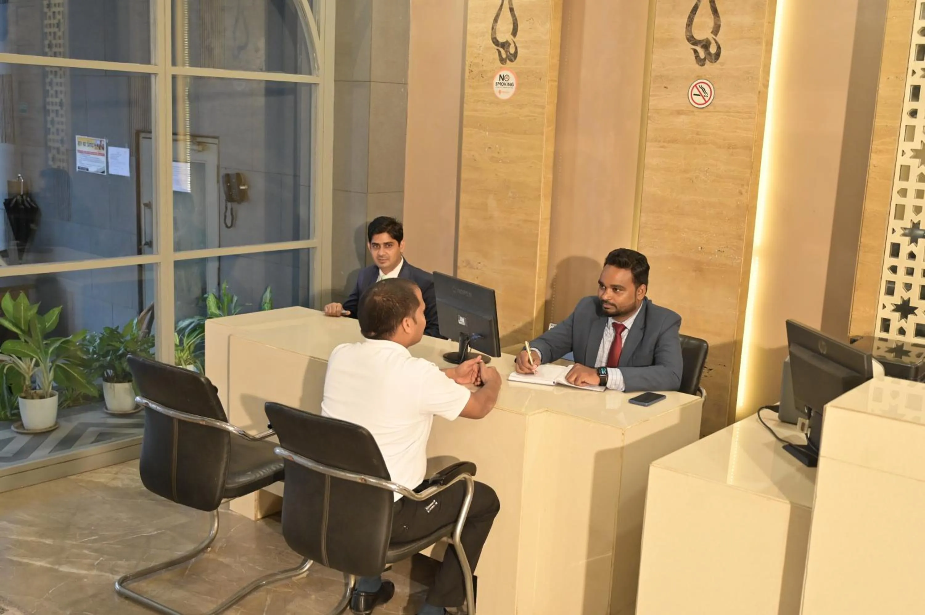 People in Hotel Simran - Raipur Junction