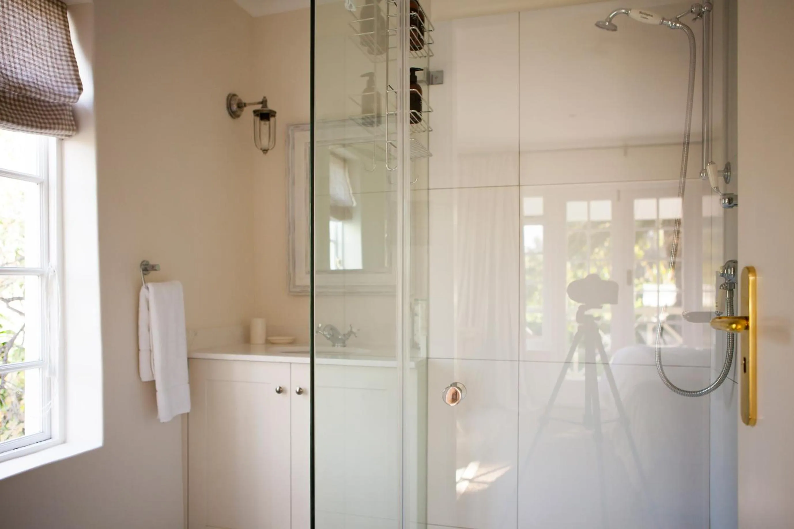 Bathroom in 33 Strawberry Lane - Studio and Cottage