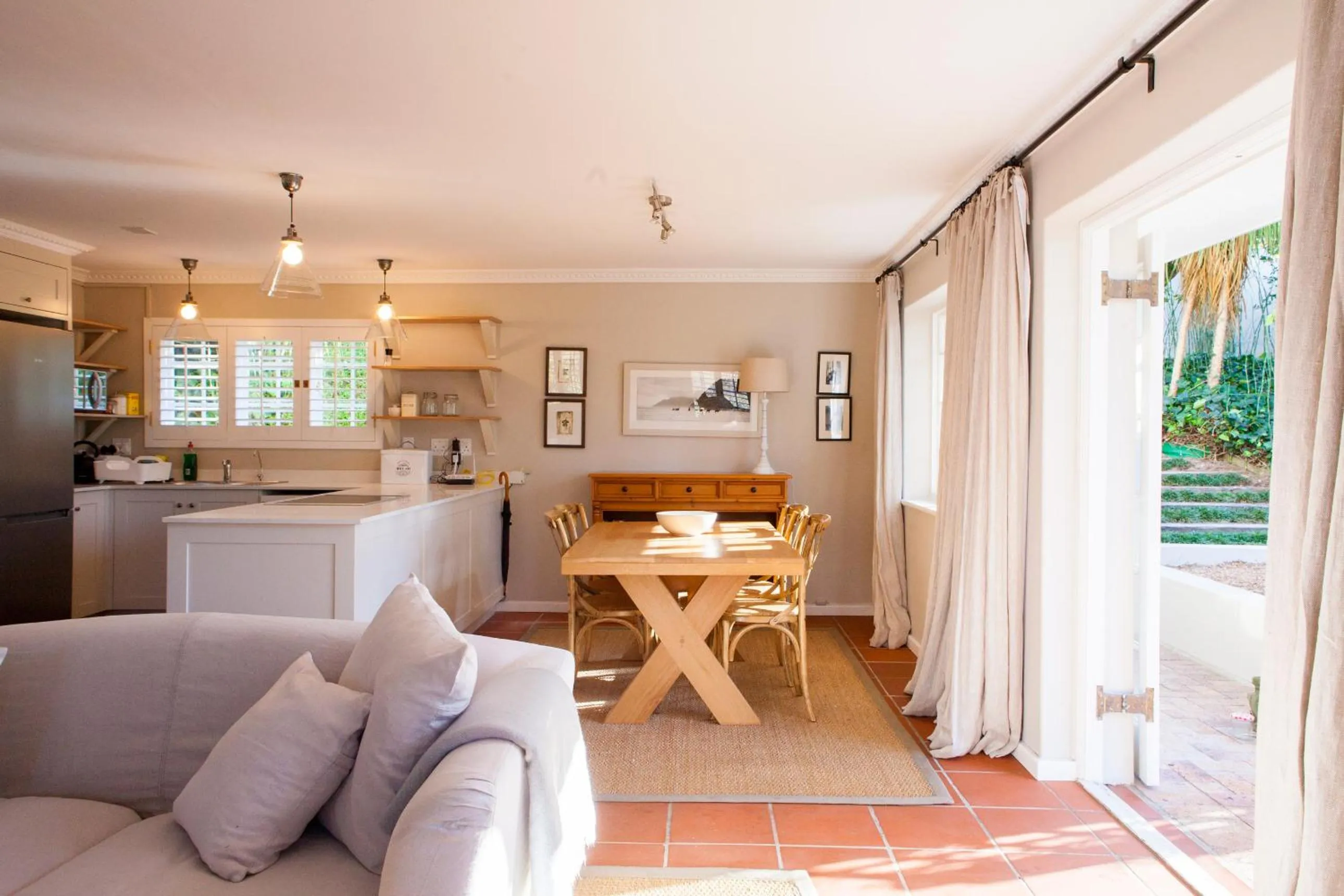 Kitchen or kitchenette in 33 Strawberry Lane - Studio and Cottage