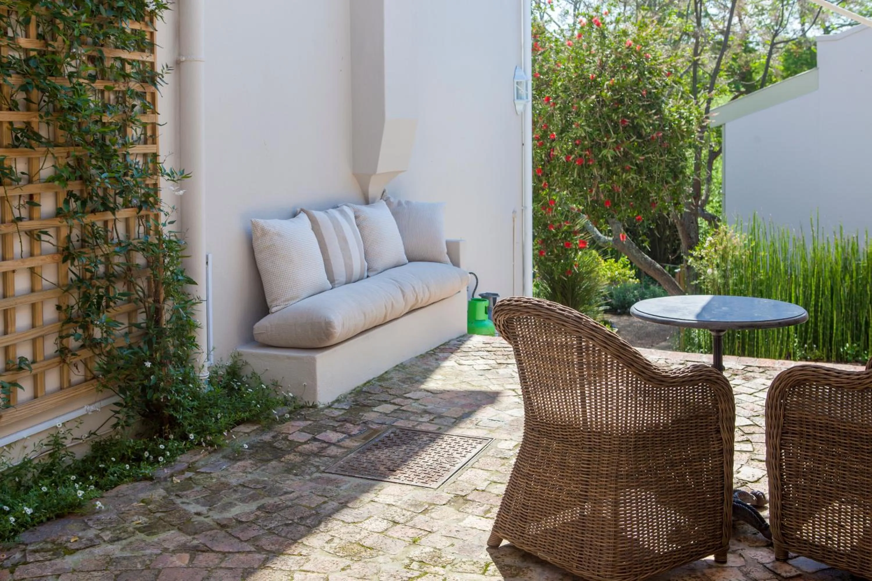Patio in 33 Strawberry Lane - Studio and Cottage