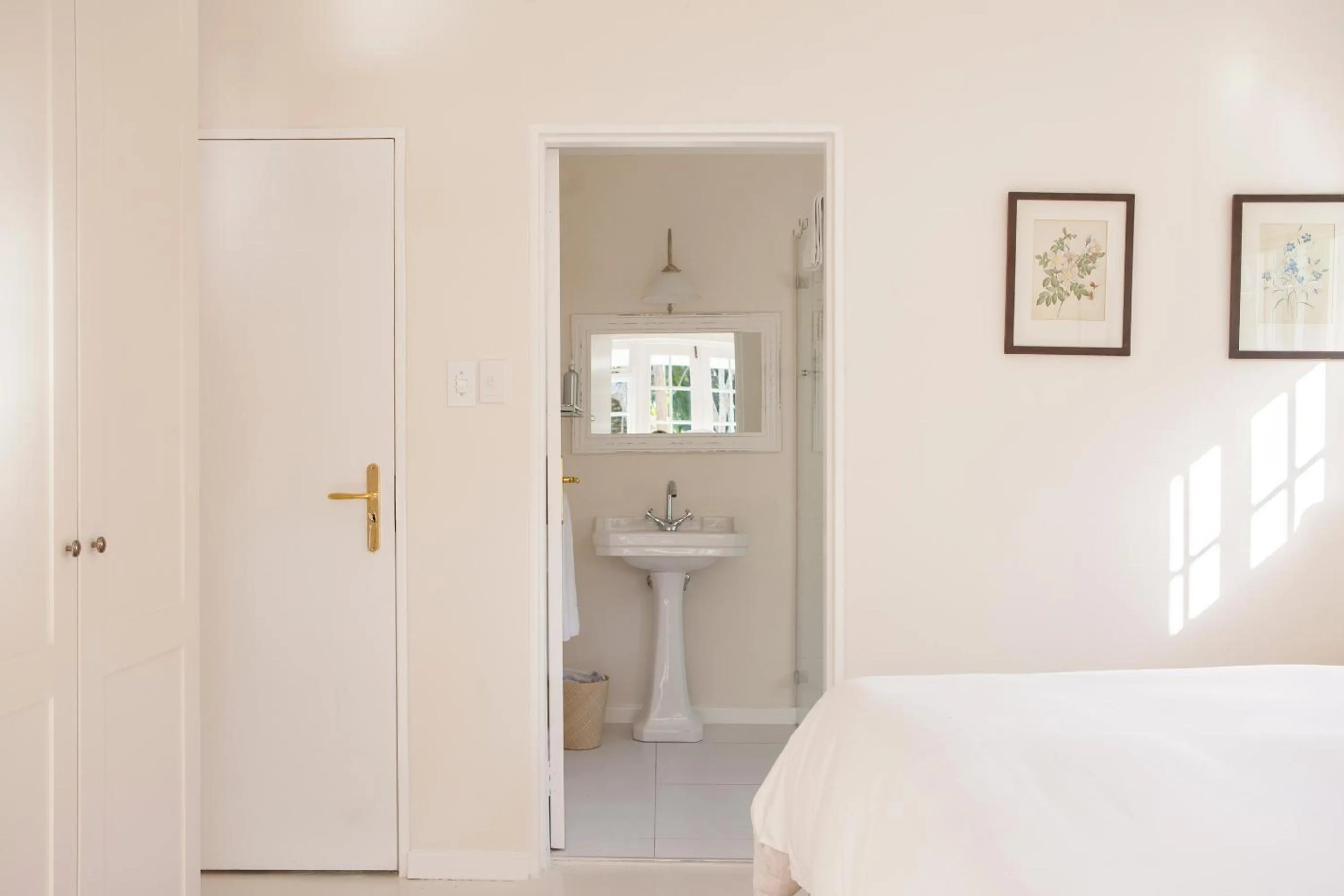 Bathroom, Bed in 33 Strawberry Lane - Studio and Cottage