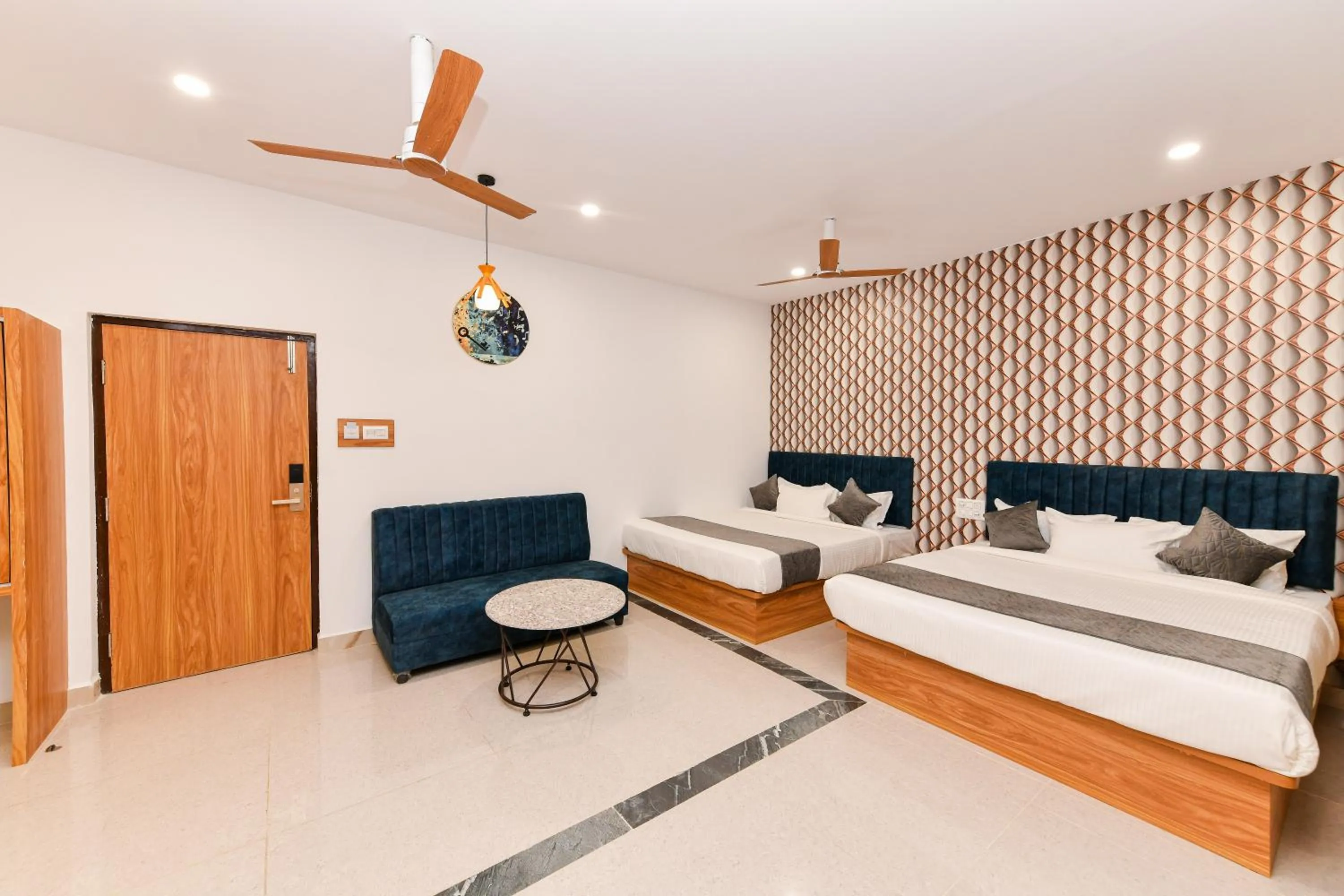 Bed in Hotel Shine International