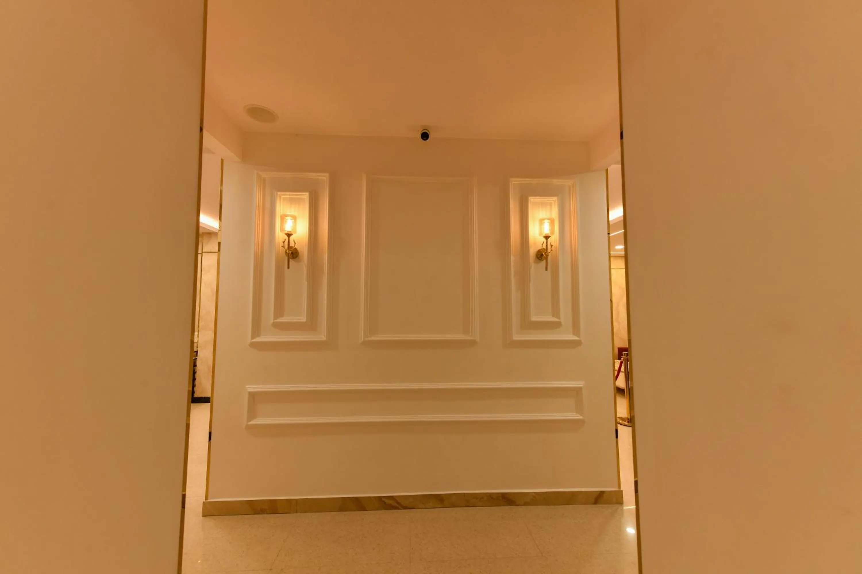 wardrobe in Hotel Shine International