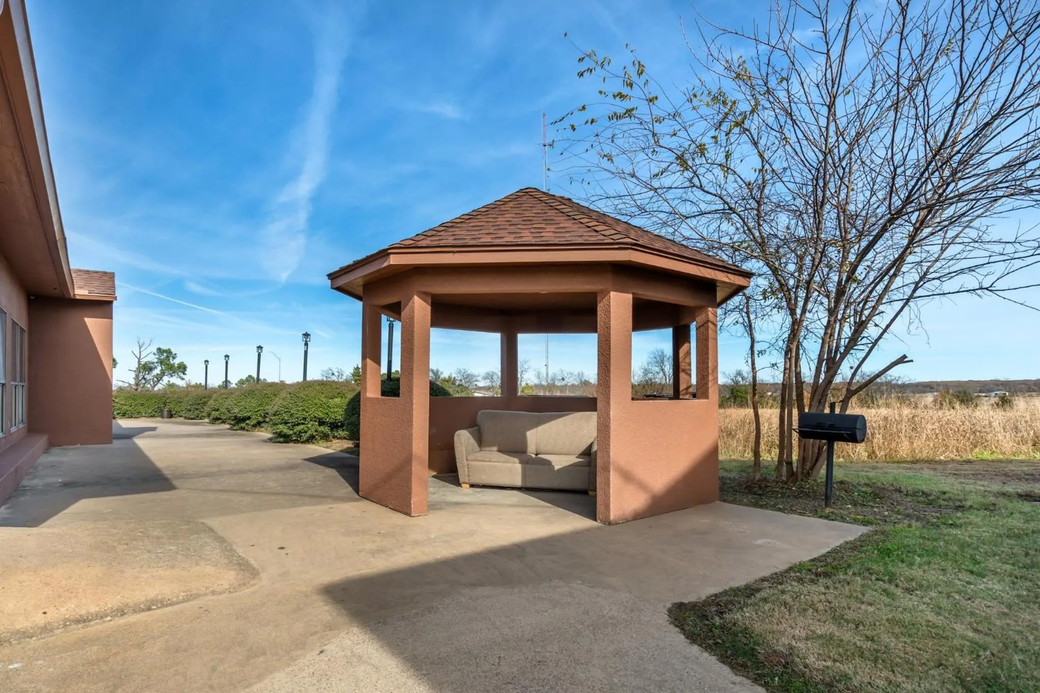 BBQ facilities in Red Roof Inn & Suites Sulphur Springs