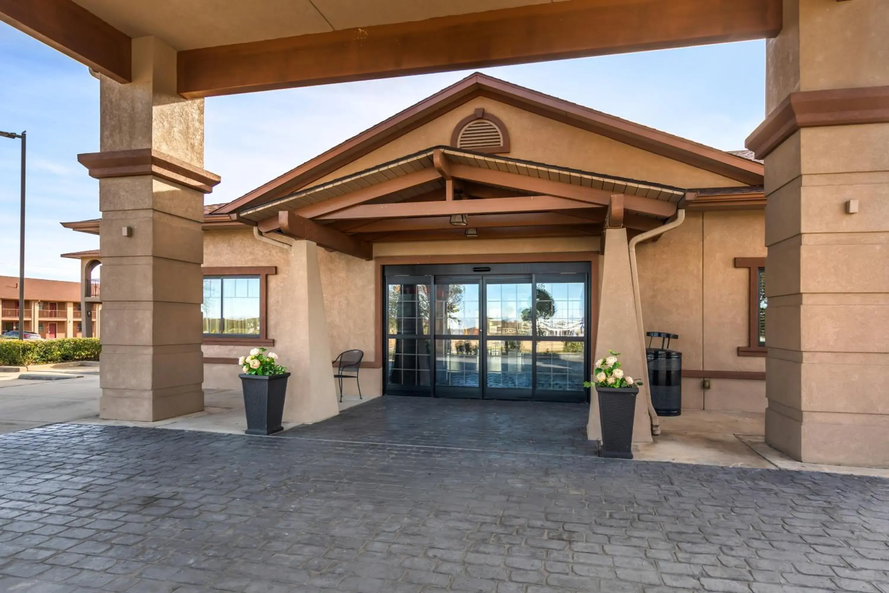 Facade/entrance in Best Western Trail Dust Inn & Suites Facade/entrance in Best Western Trail Dust Inn & Suites