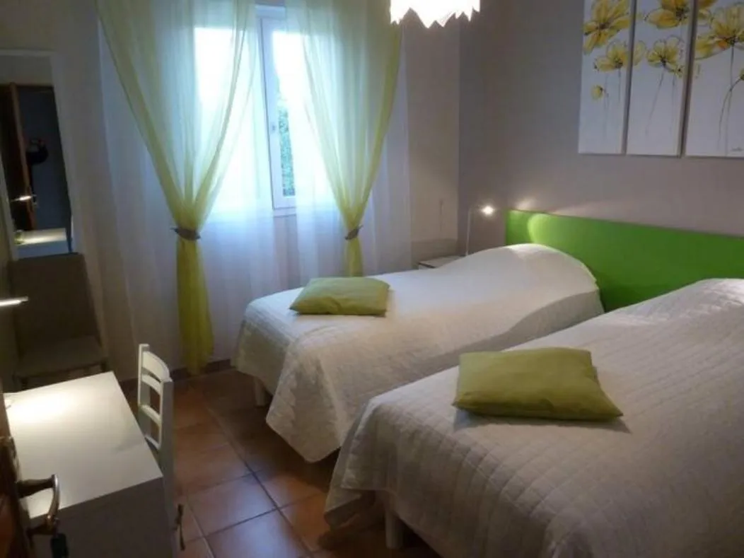 Bedroom, Bed in Les chambres d'hôtes d'Eloïse, piscine privée