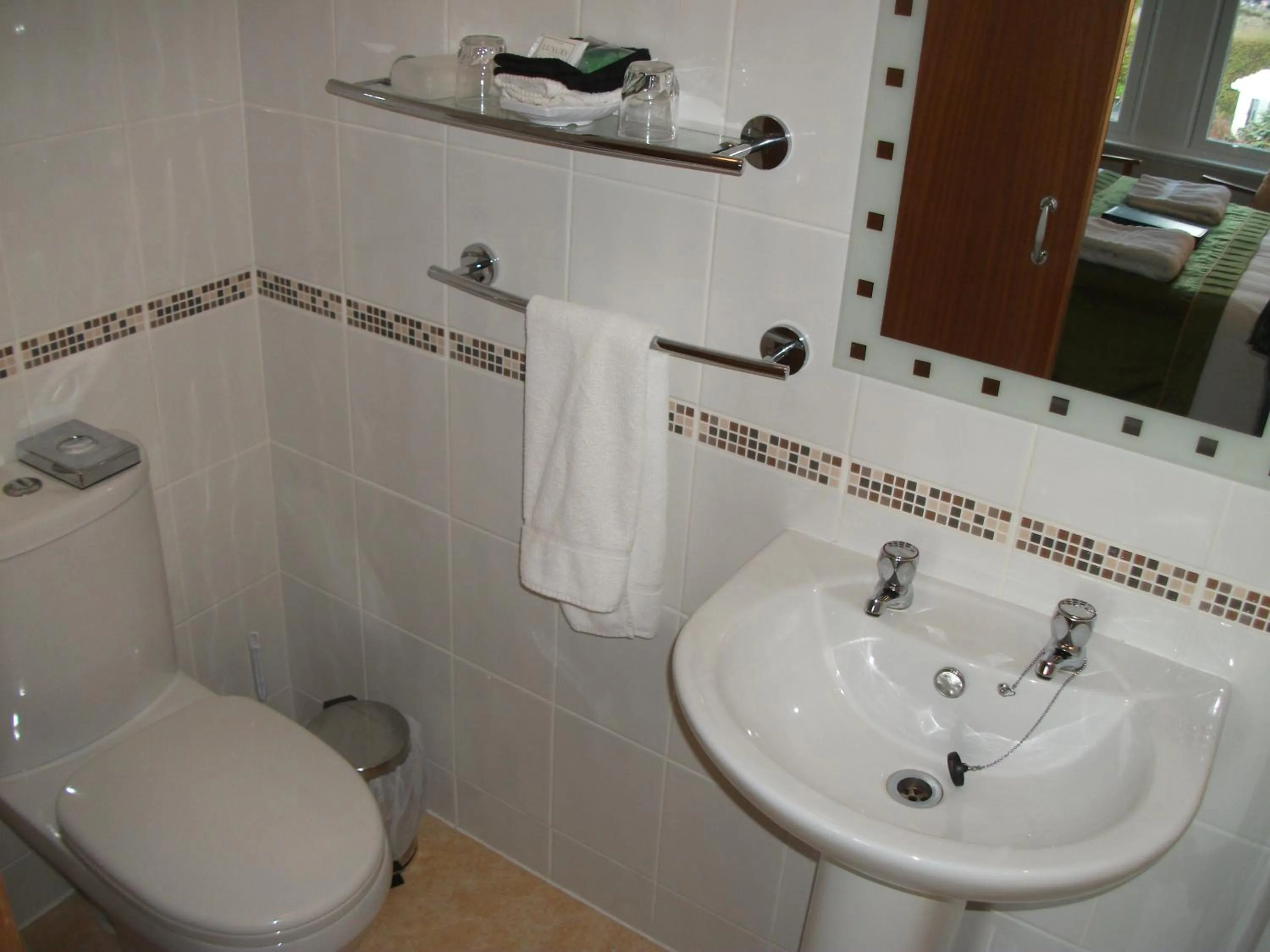 Bed in Grosvenor House Hotel