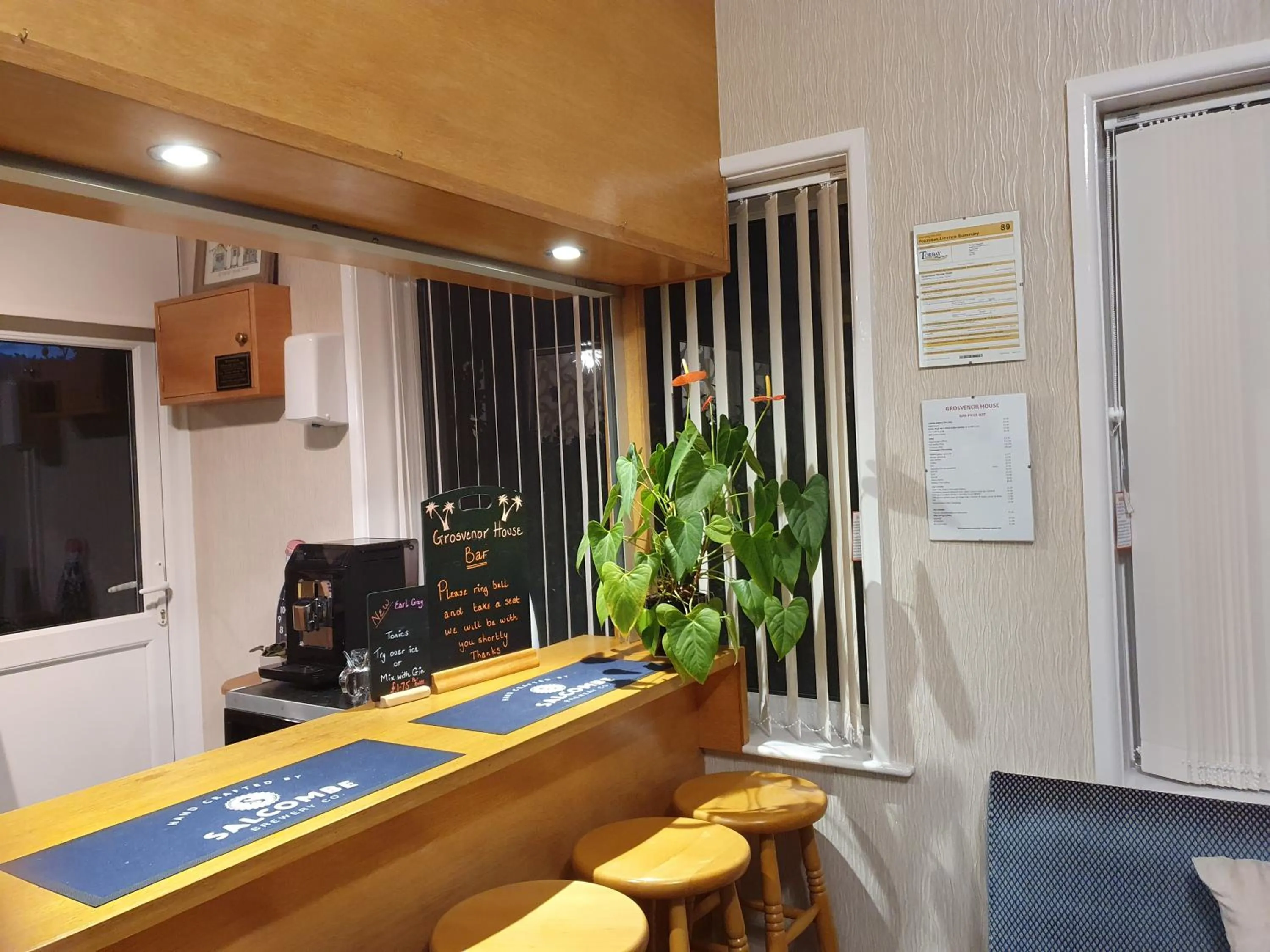 Lounge or bar in Grosvenor House Hotel