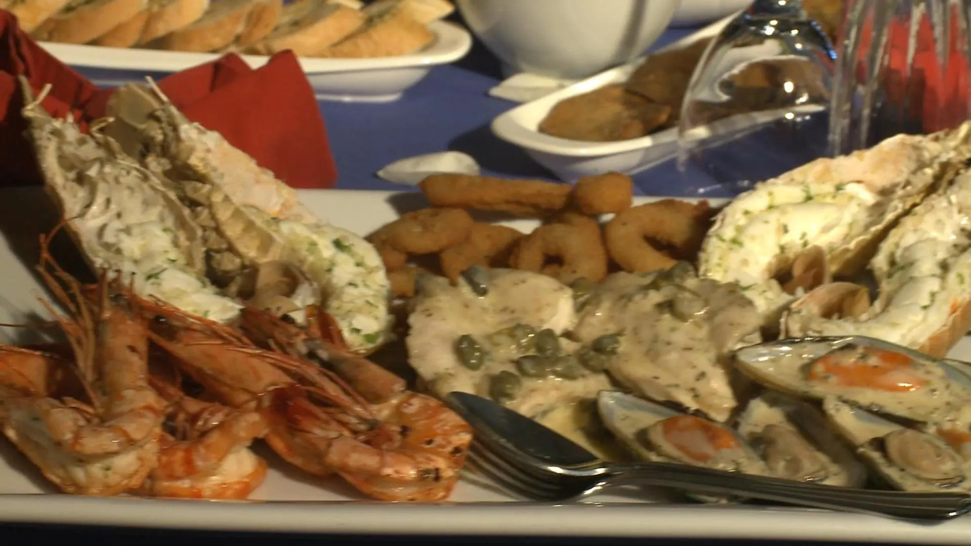 Food and drinks in Le Bonheur Villa