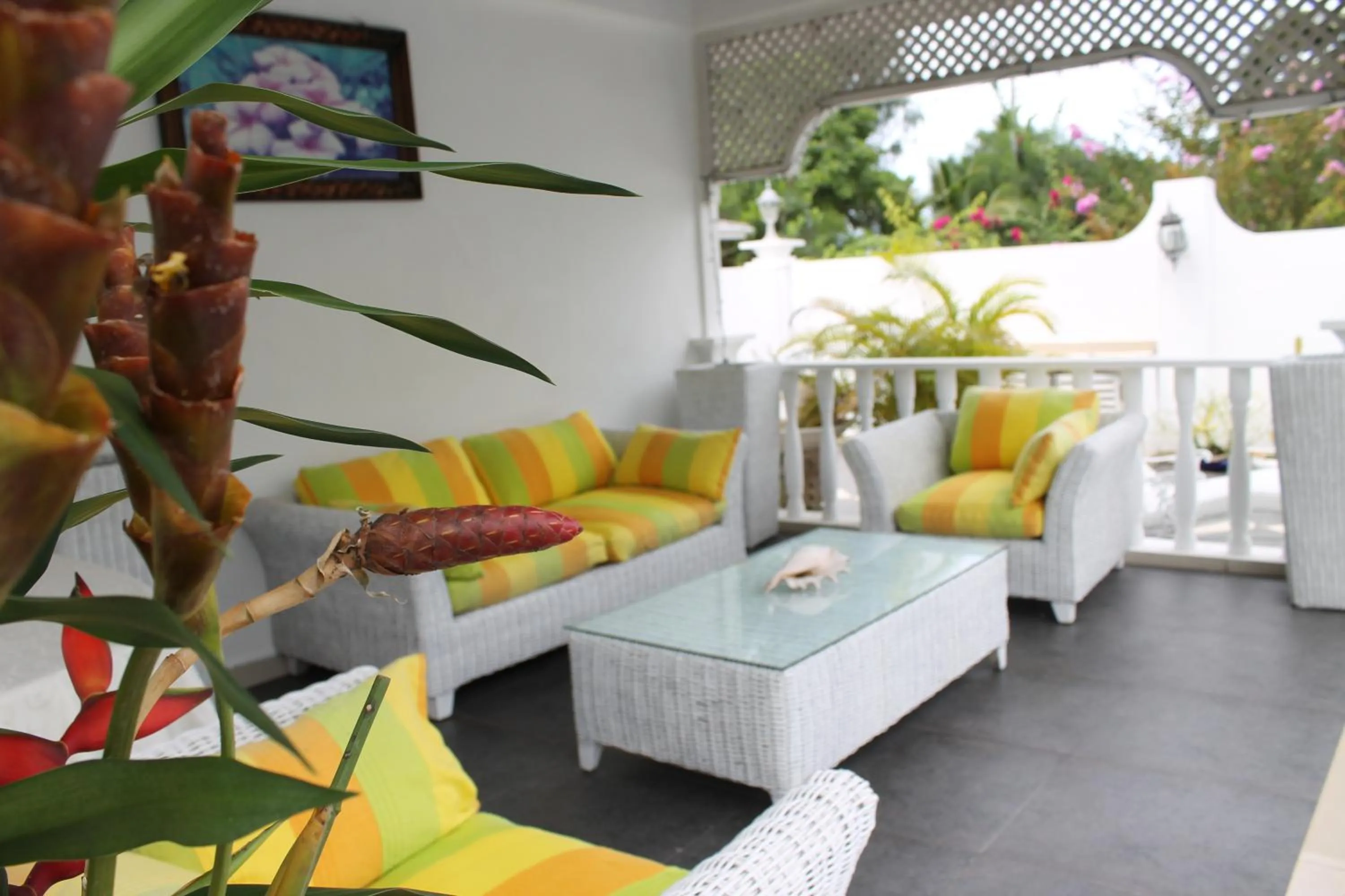 Swimming pool in Le Bonheur Villa