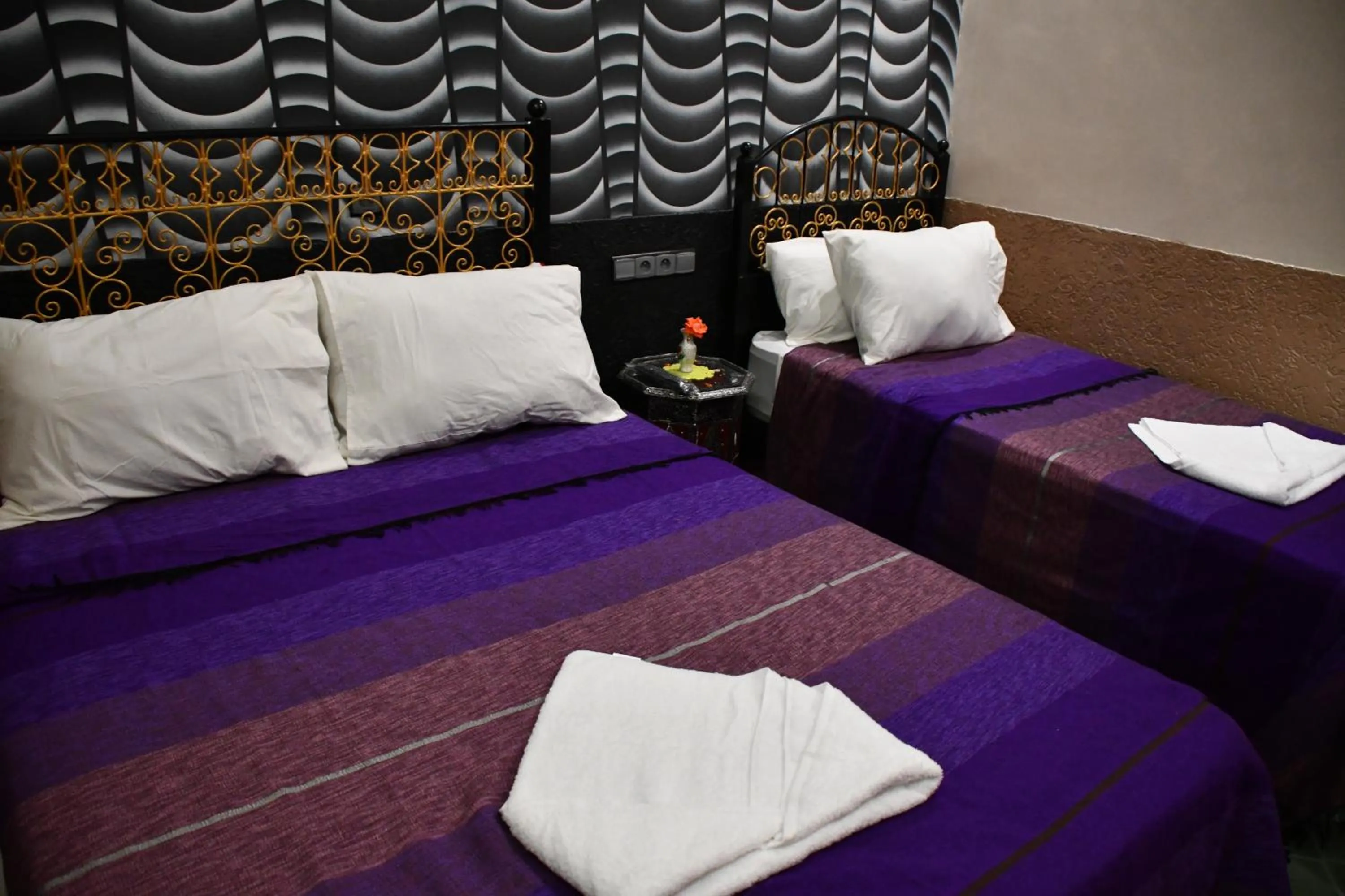 Bed in Hôtel La Vallée Des Oiseaux