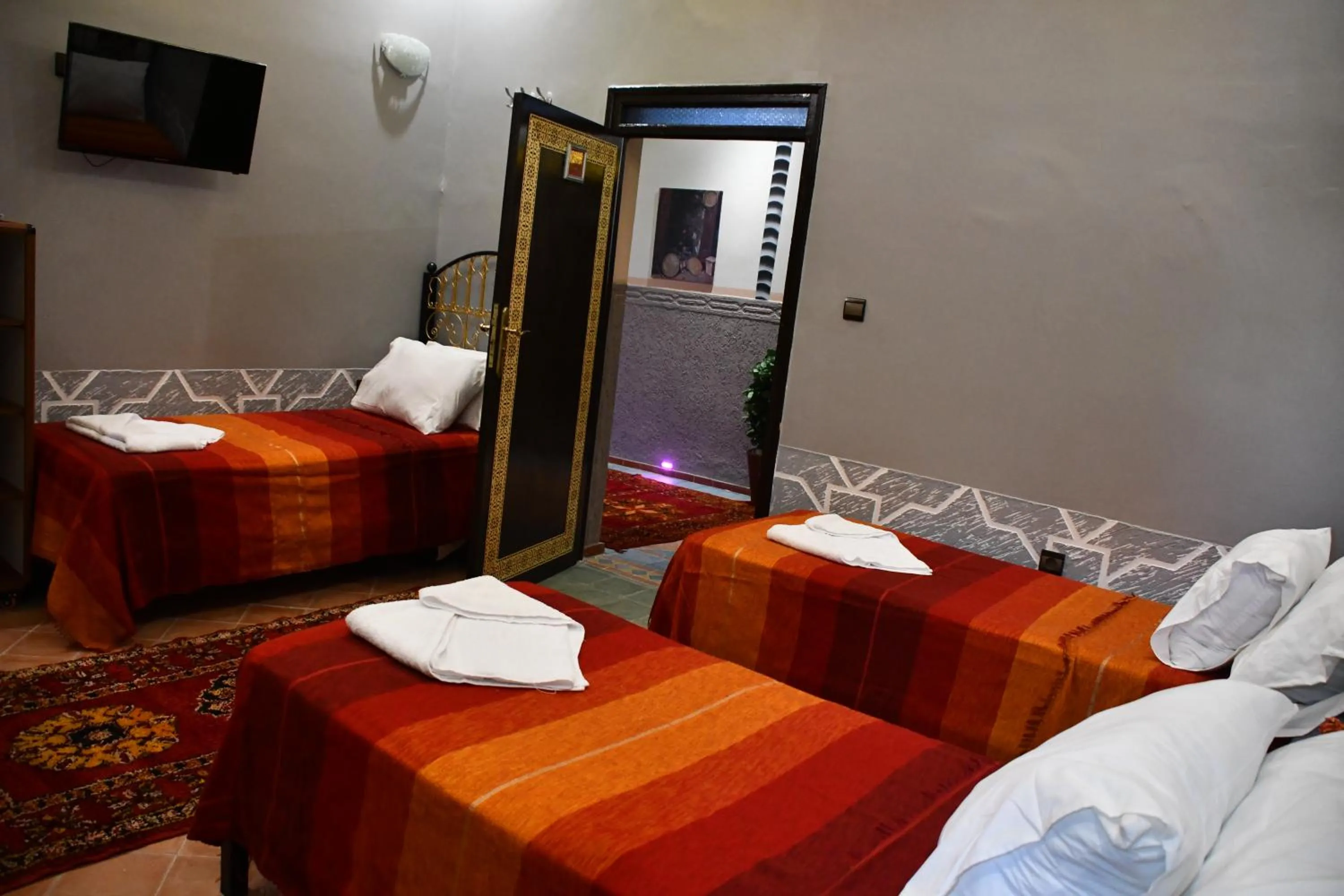 Bed in Hôtel La Vallée Des Oiseaux