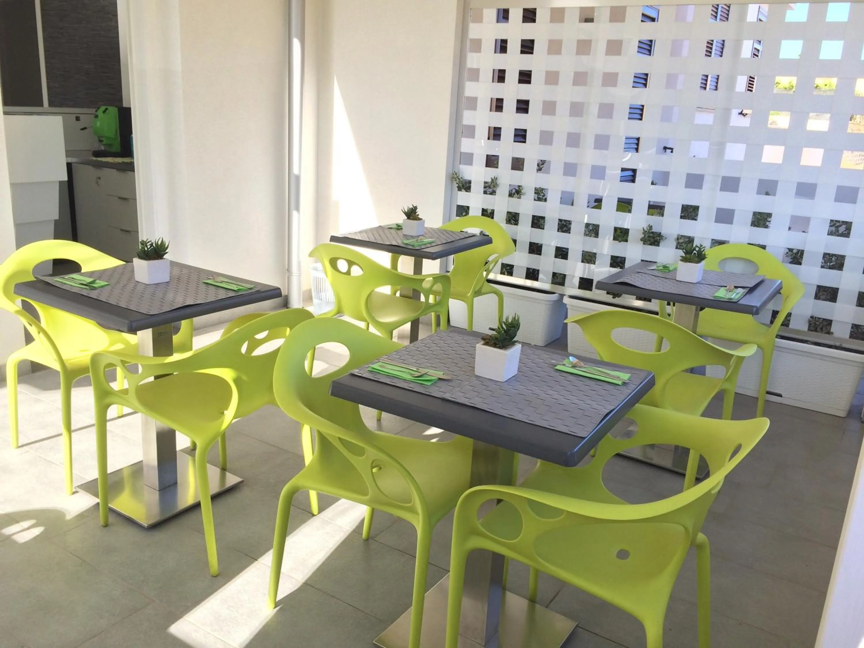 Restaurant/places to eat in B&b Diamond