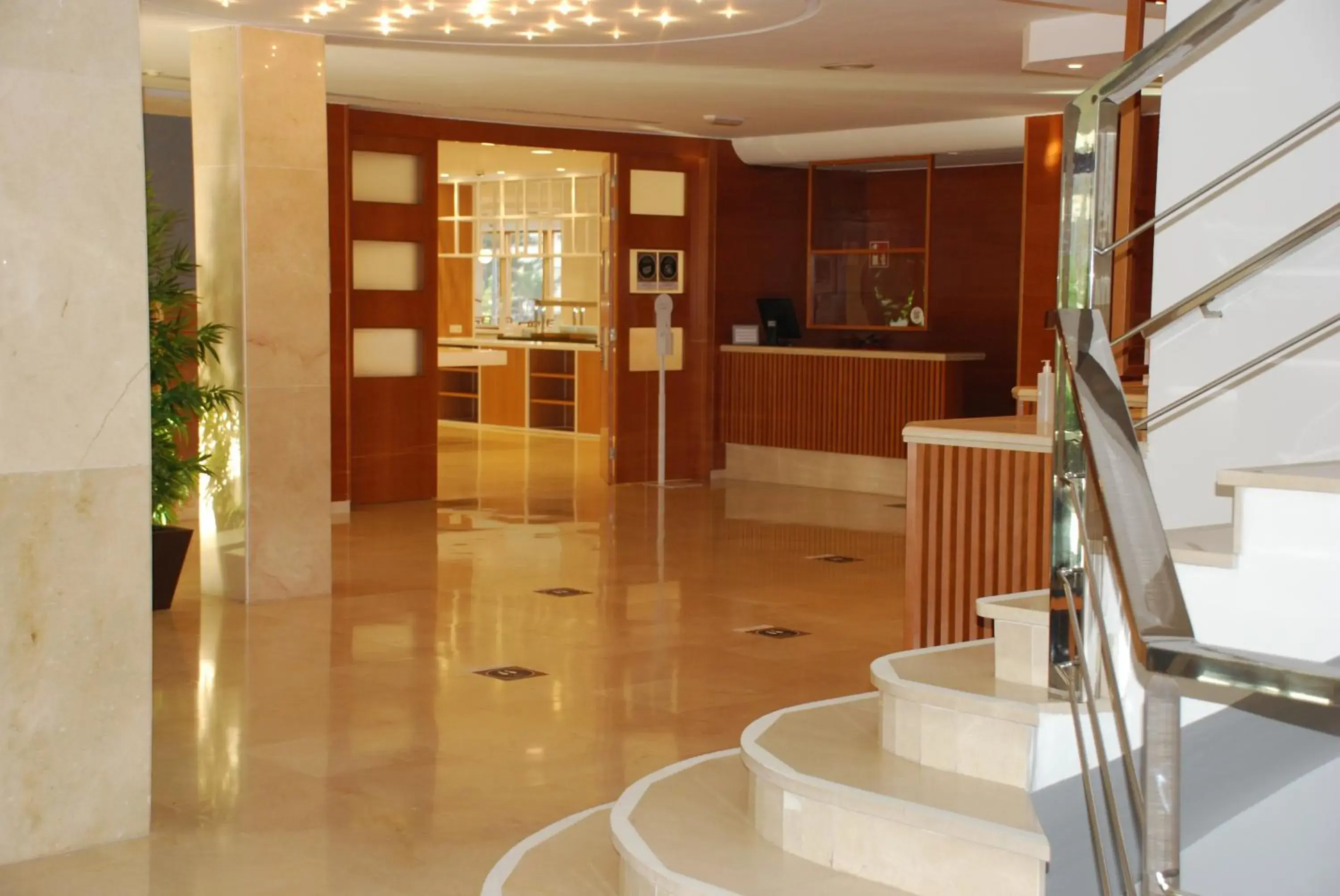 Lobby or reception in Hotel Los Robles Lobby or reception in Hotel Los Robles