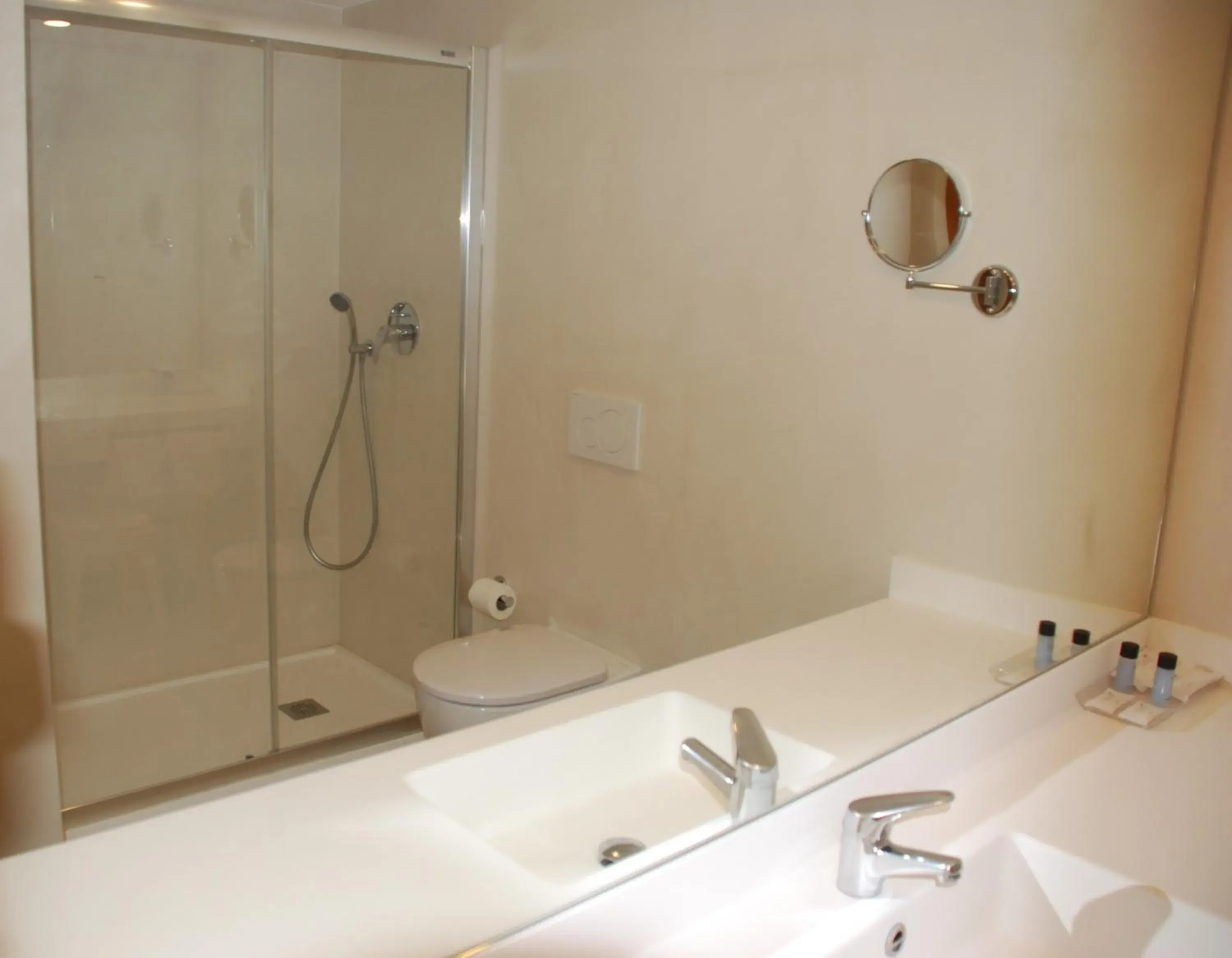 Single Room in Hotel Los Robles Single Room in Hotel Los Robles