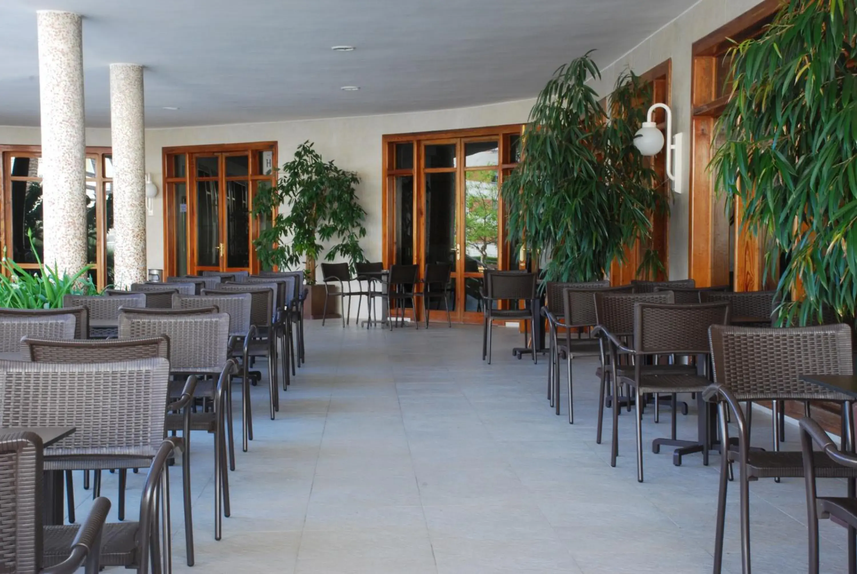 Lounge or bar in Hotel Los Robles Lounge or bar in Hotel Los Robles