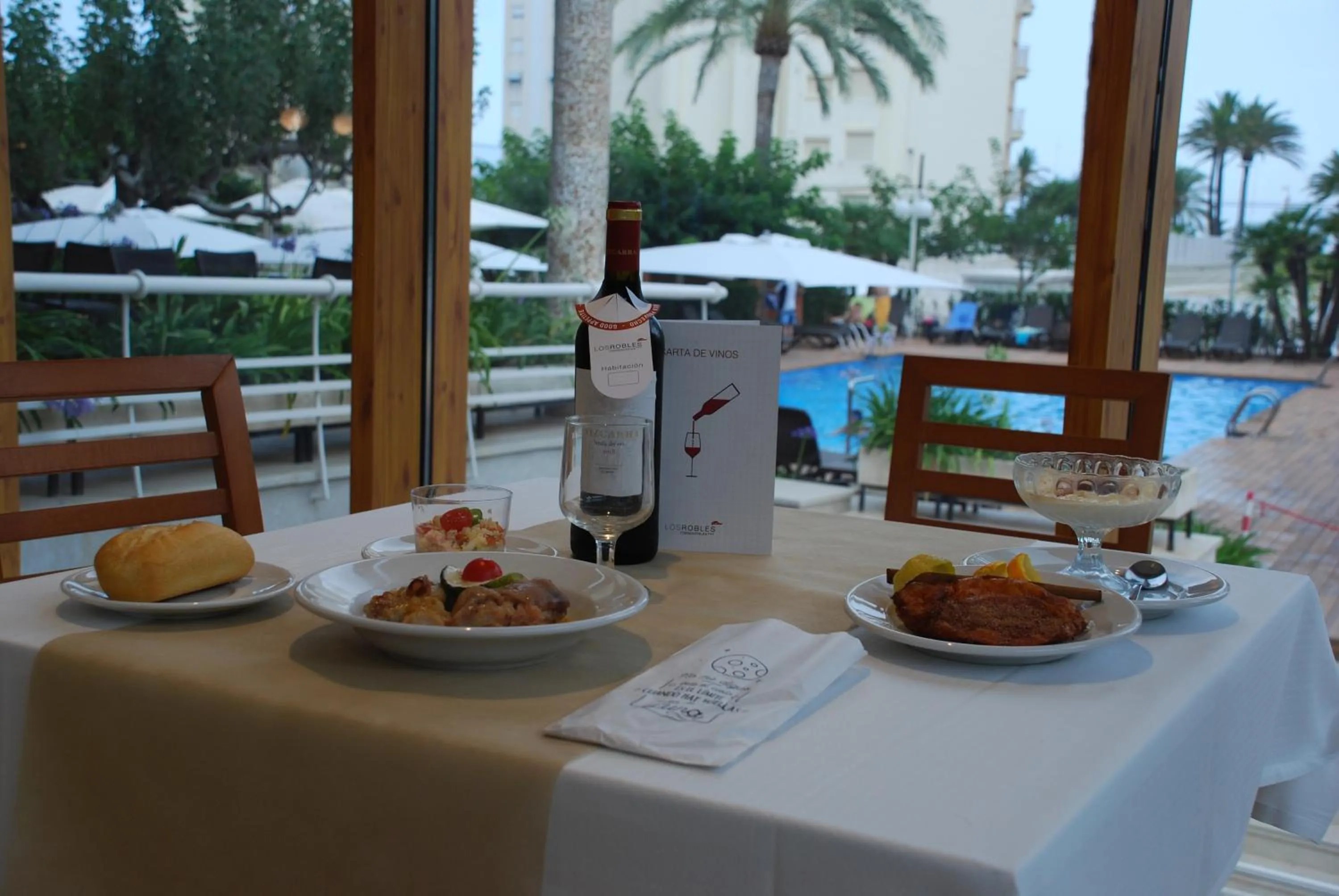 Restaurant/places to eat in Hotel Los Robles