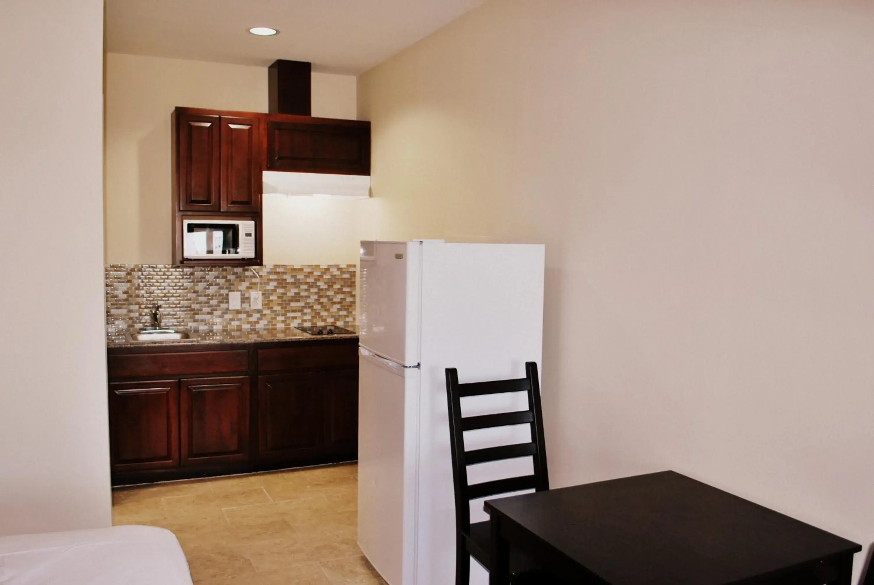Dining area in Westwood Inn & Suites Dining area in Westwood Inn & Suites