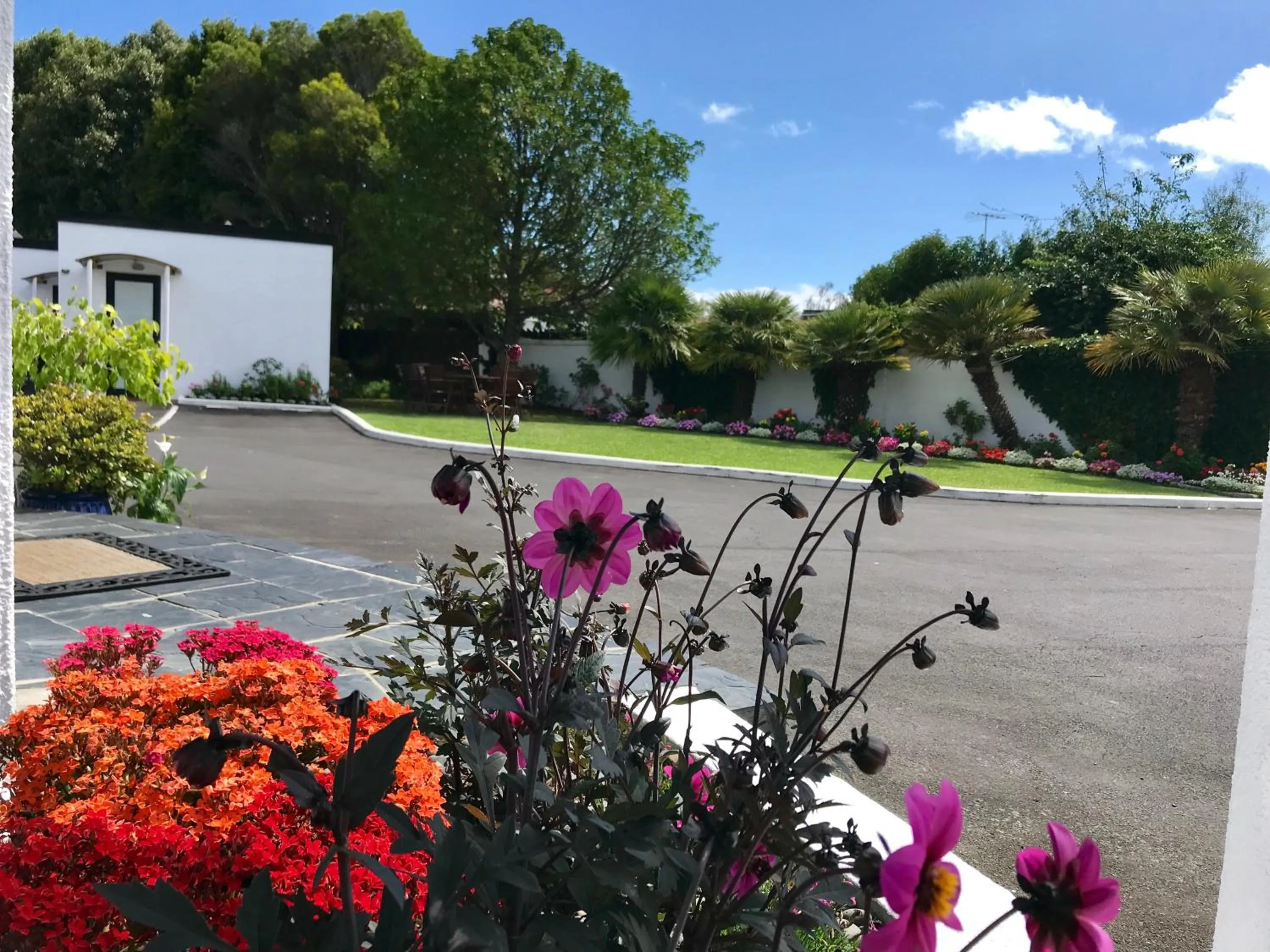 Cascades Motor Lodge