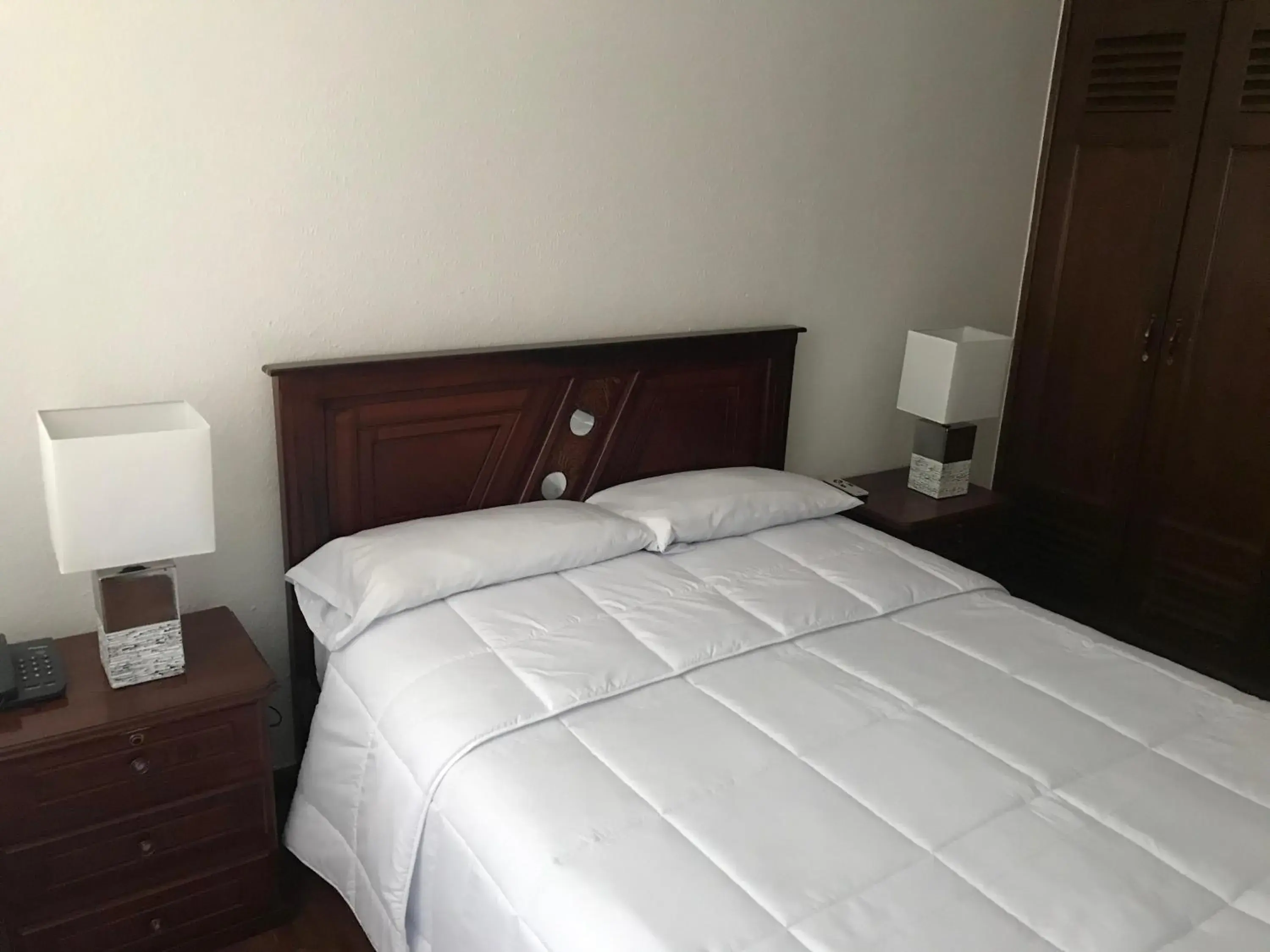 Standard Double Room - single occupancy in Altura Rooms & Suites Standard Double Room - single occupancy in Altura Rooms & Suites