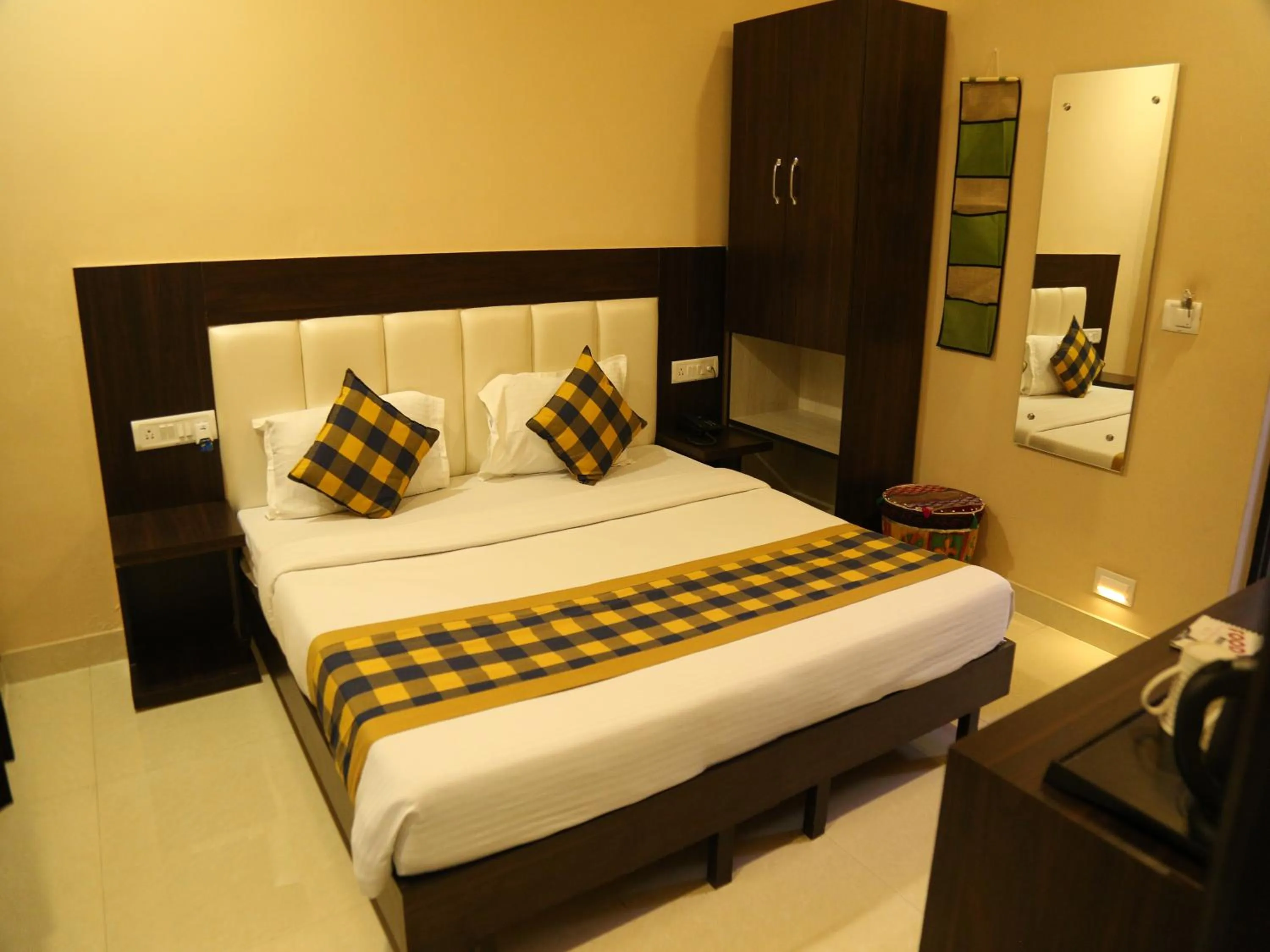 Bed in Taj Haveli Hotel Agra - Walkable Distance From Taj Mahal