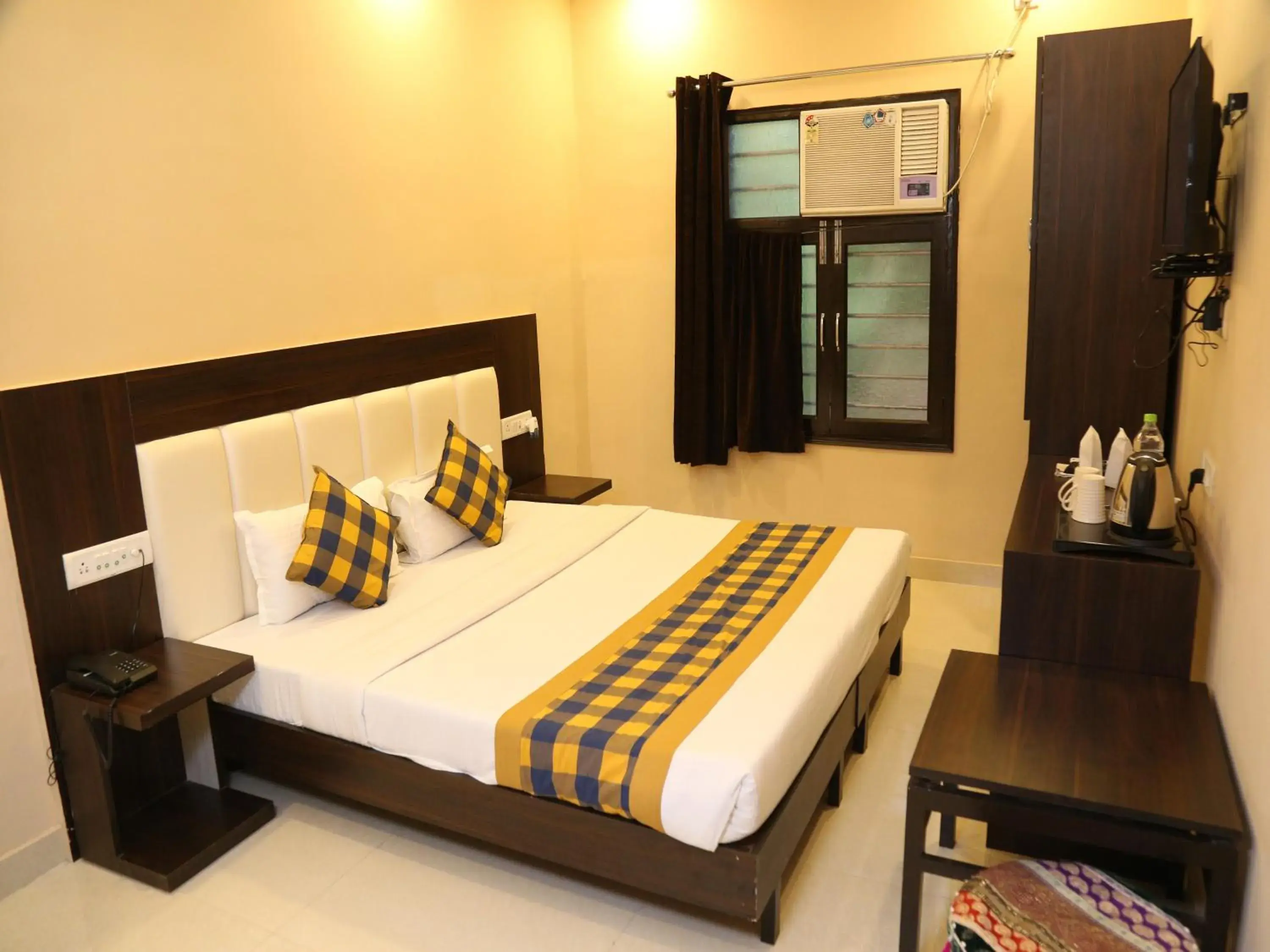 Standard Double Room in Taj Haveli Hotel Agra - Walkable Distance From Taj Mahal Standard Double Room in Taj Haveli Hotel Agra - Walkable Distance From Taj Mahal