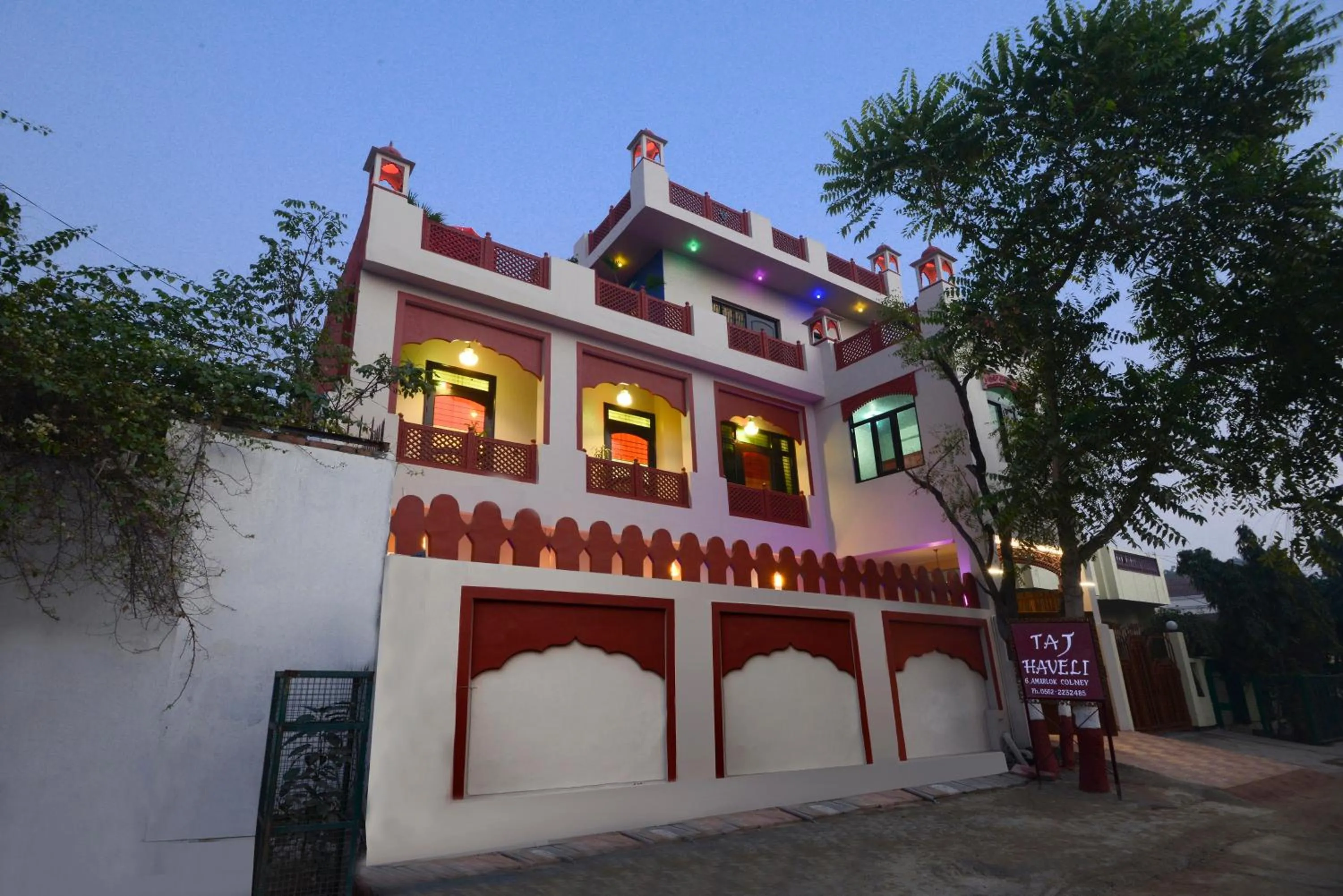 Property building in Taj Haveli Hotel Agra - Walkable Distance From Taj Mahal