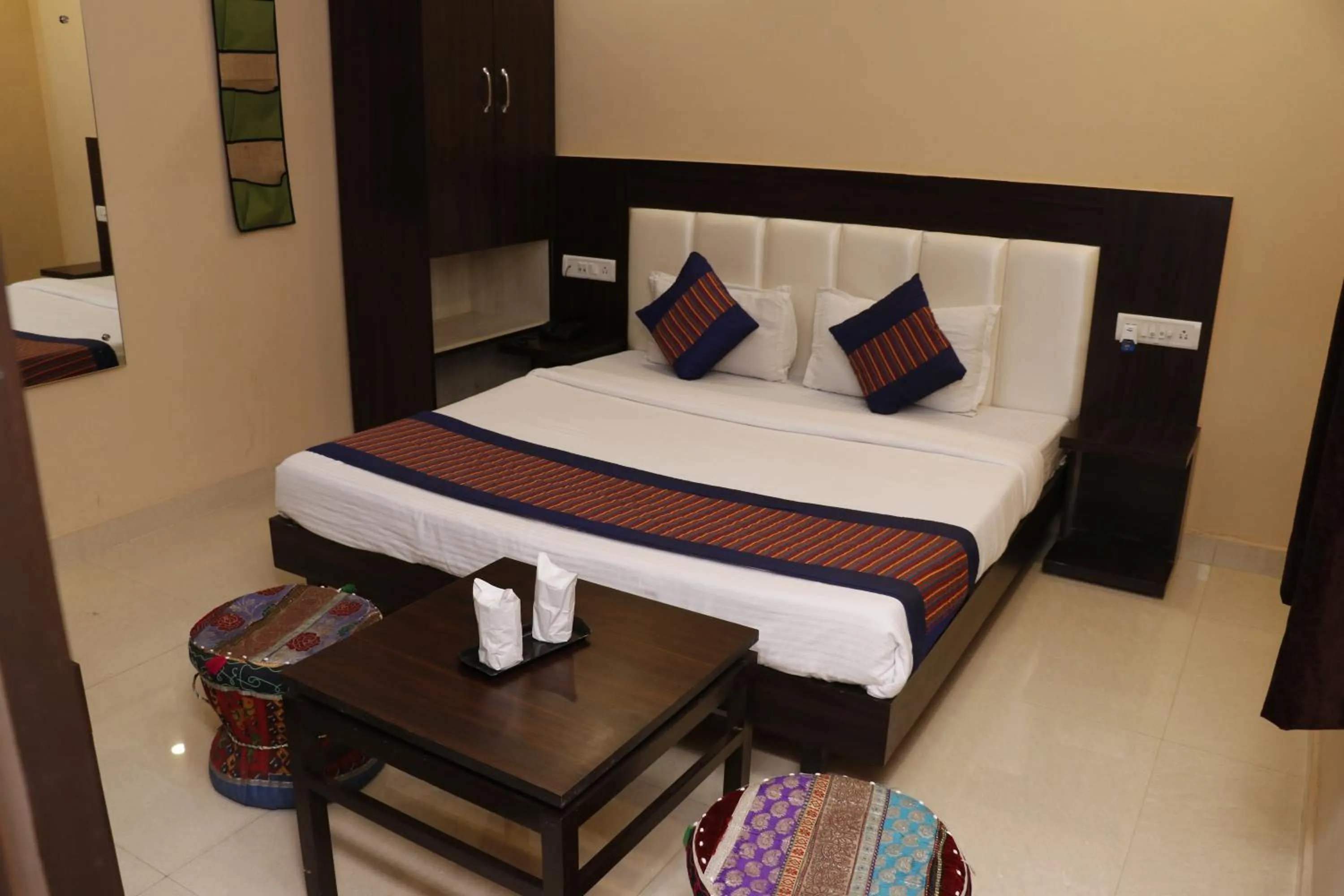 Photo of the whole room, Bed in Taj Haveli Hotel Agra - Walkable Distance From Taj Mahal