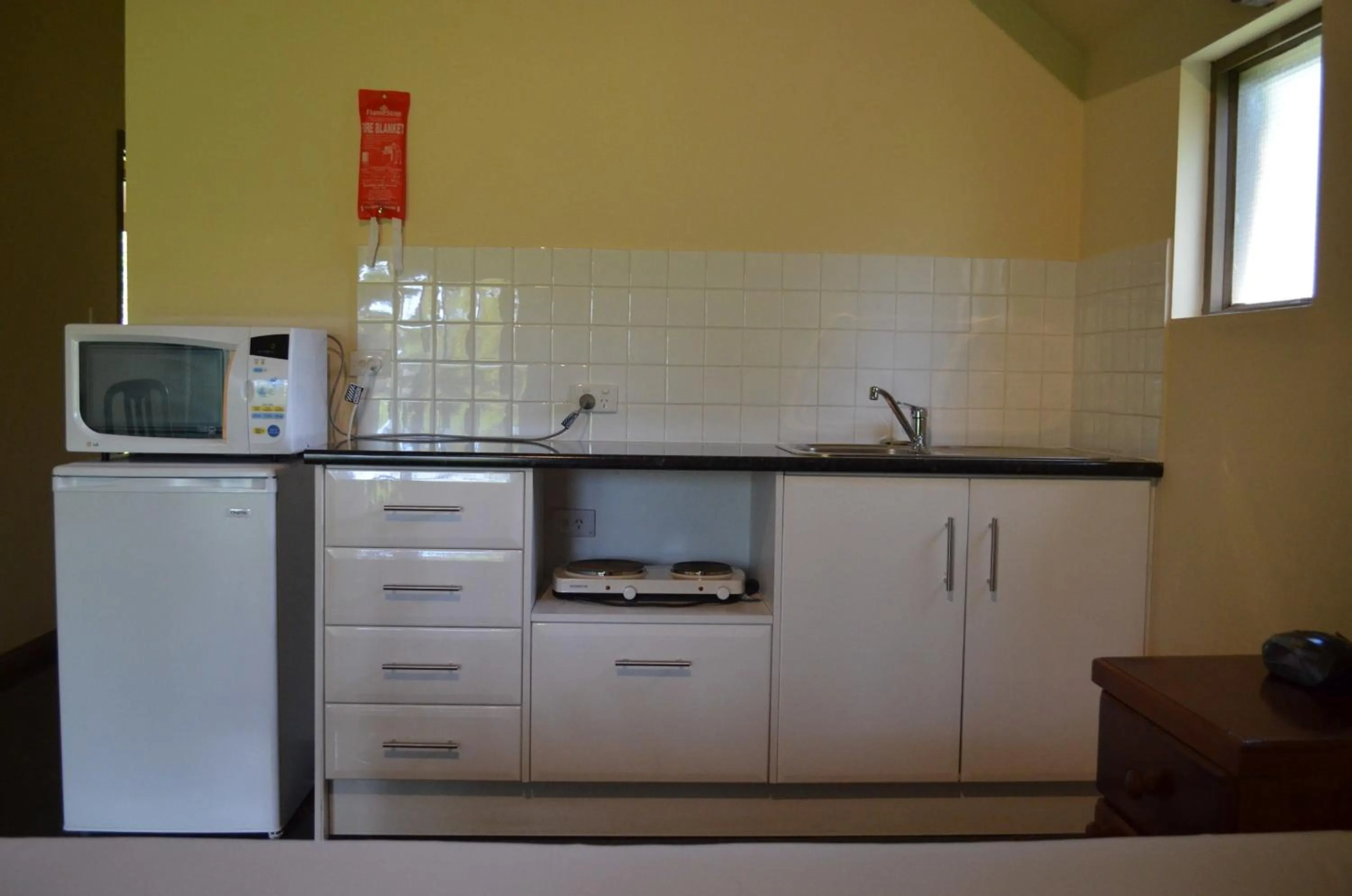Kitchen or kitchenette in Hahndorf Motel