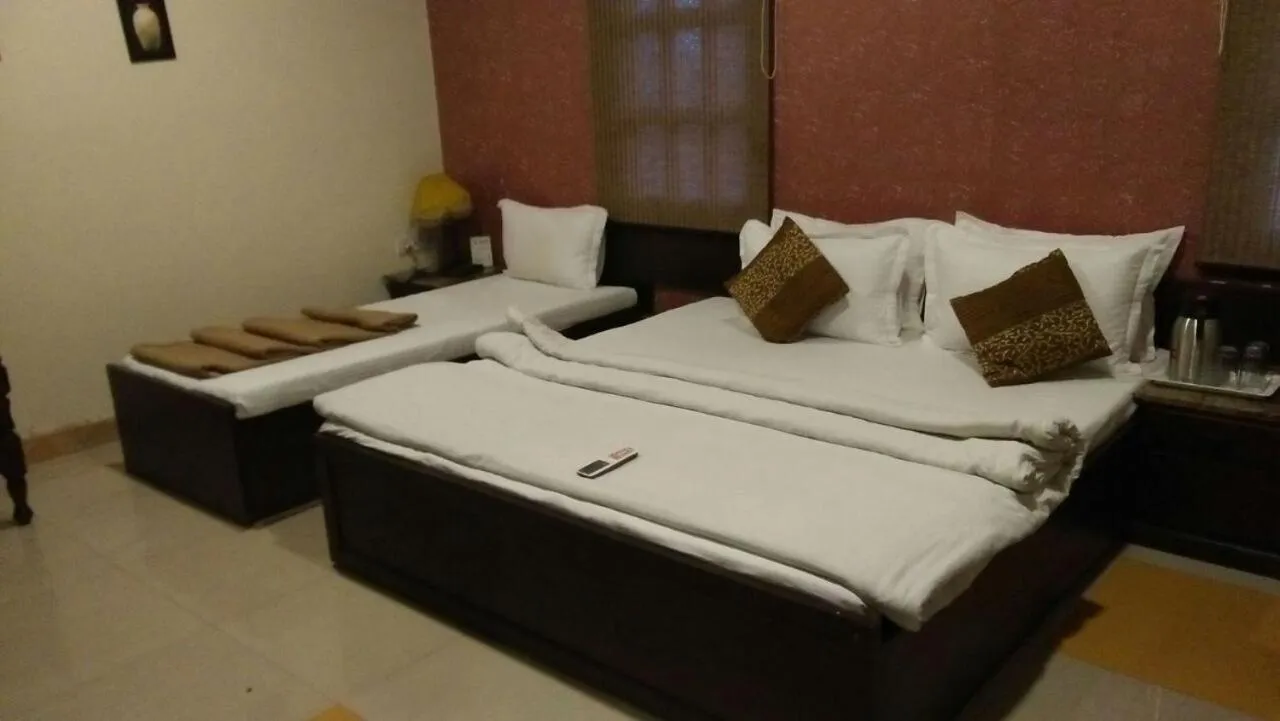 Bedroom, Bed in Hotel Abhinandan