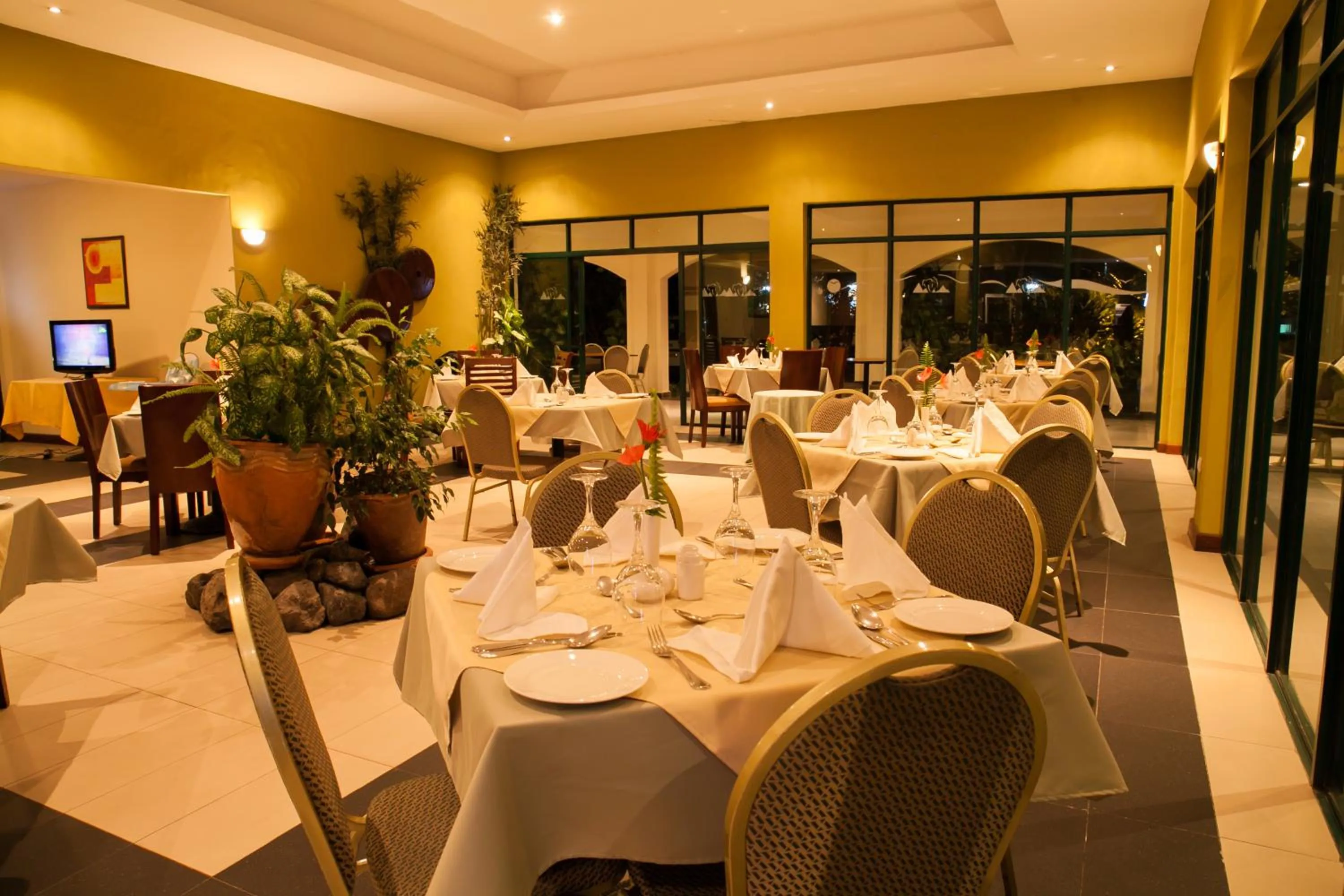 Restaurant/places to eat in Gorillas Volcanoes Hotel