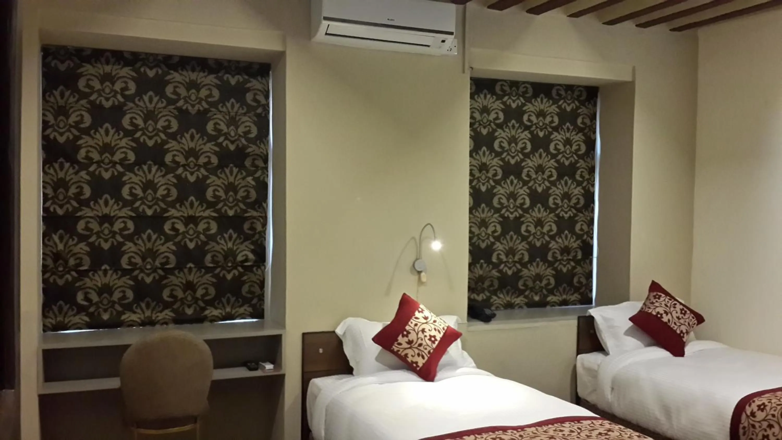 Bedroom, Bed in Hotel Heranya