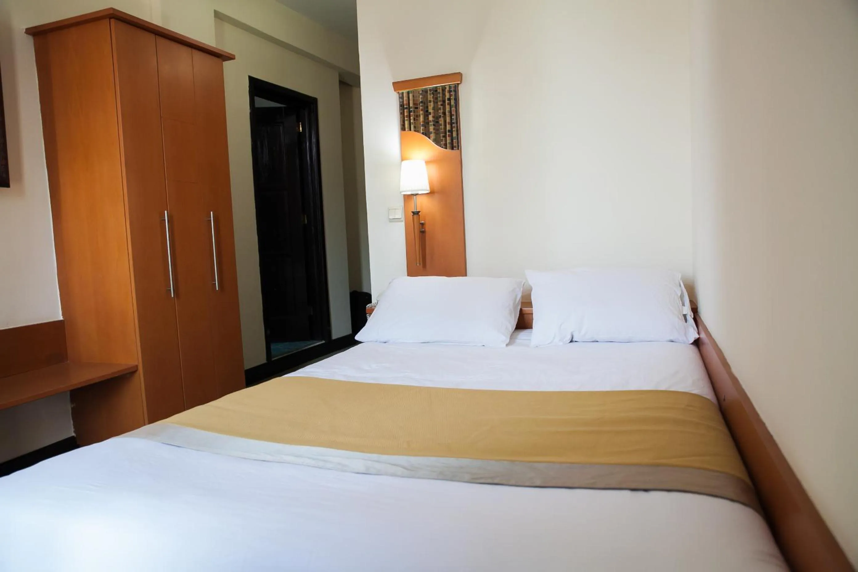 bunk bed, Bed in Gorillas City Centre Hotel