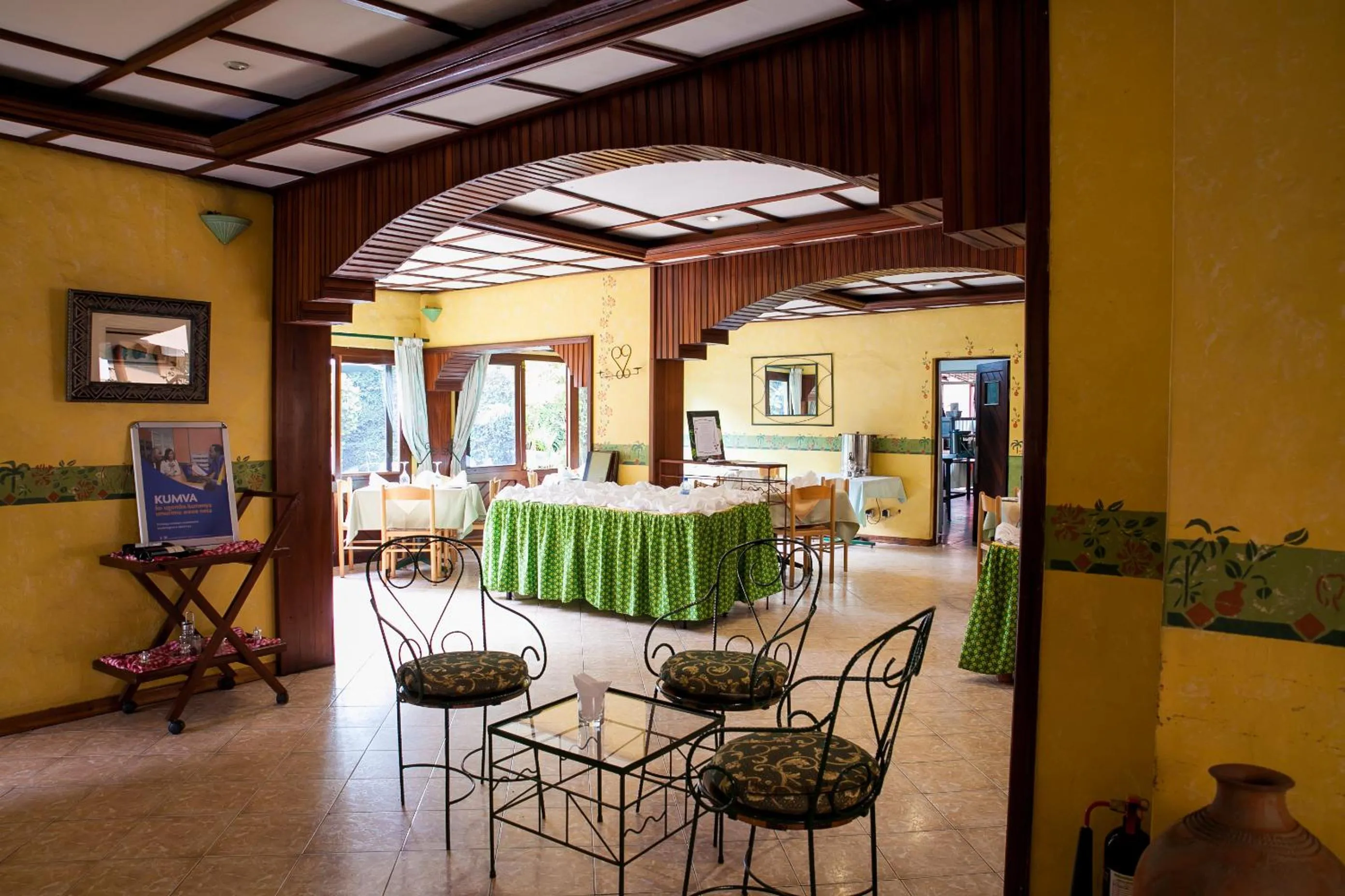 Restaurant/places to eat in Gorillas City Centre Hotel