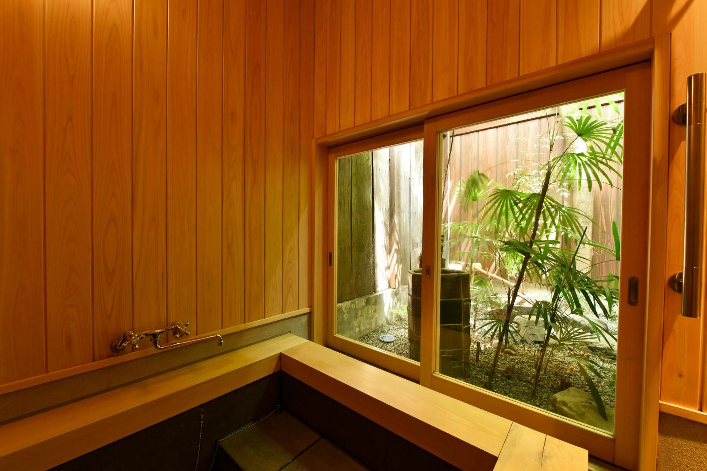 Garden in Kuraya Kiyomizu Gojo