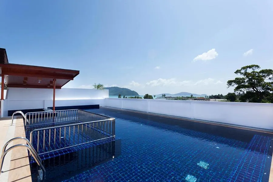 Swimming pool in Rawai Princess Hotel