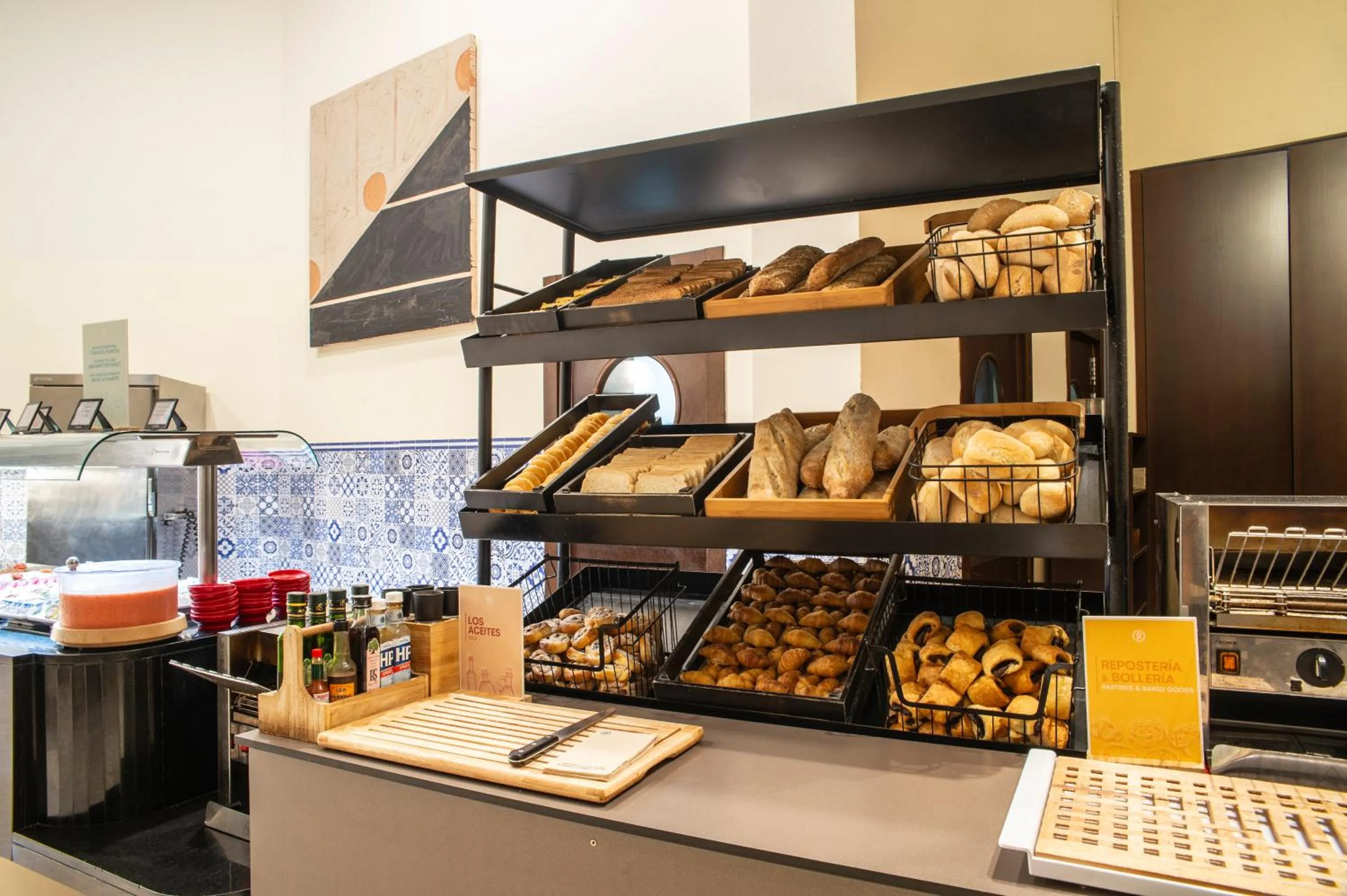 Breakfast in Hotel Bahía Calpe by Pierre & Vacances