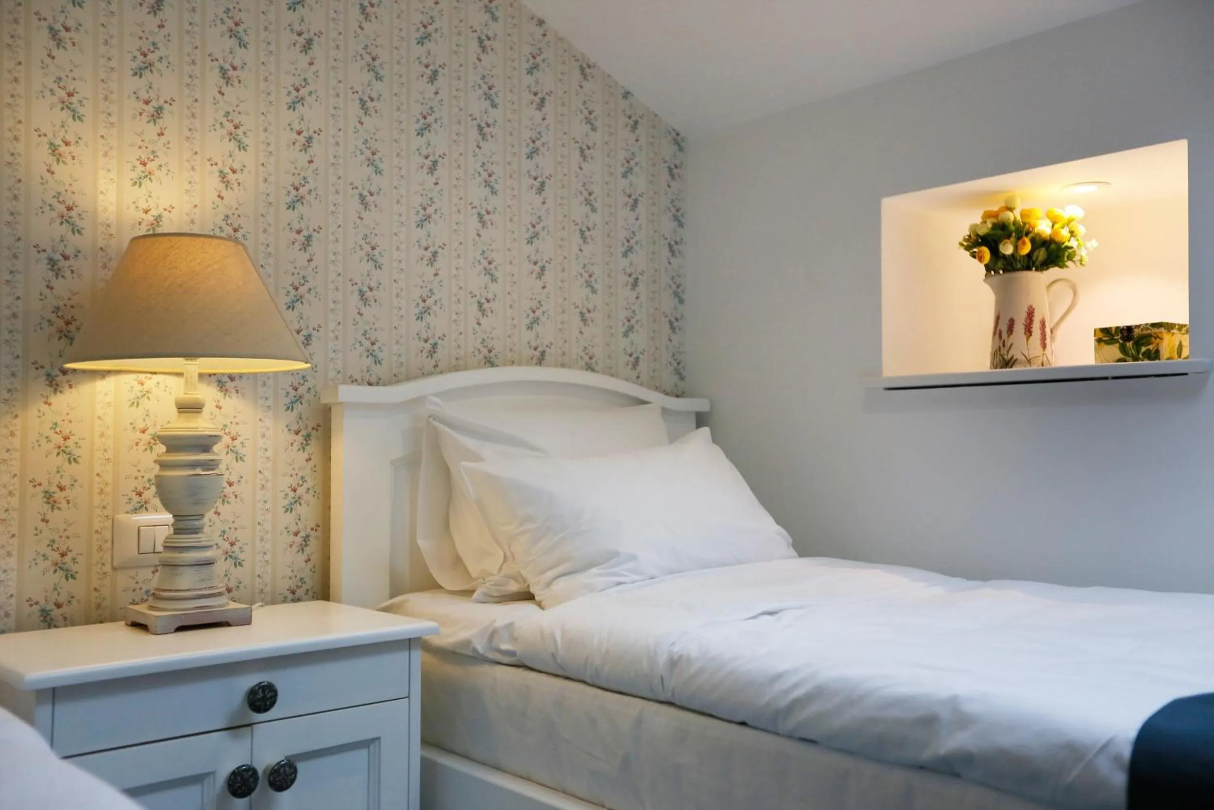 Decorative detail in Hotel Les Jardins Carol