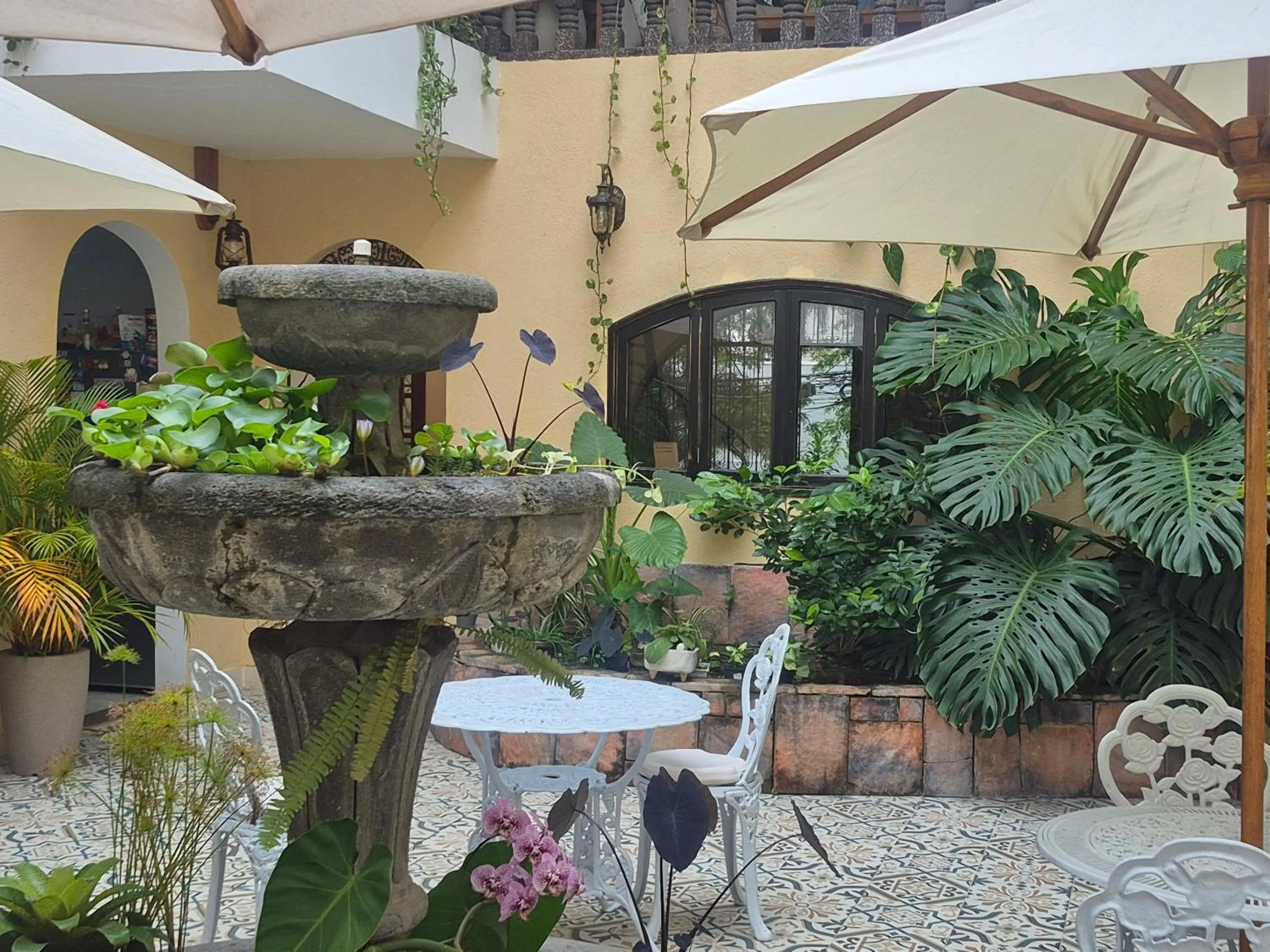 Patio in Casa Sileo - boutique Hotel