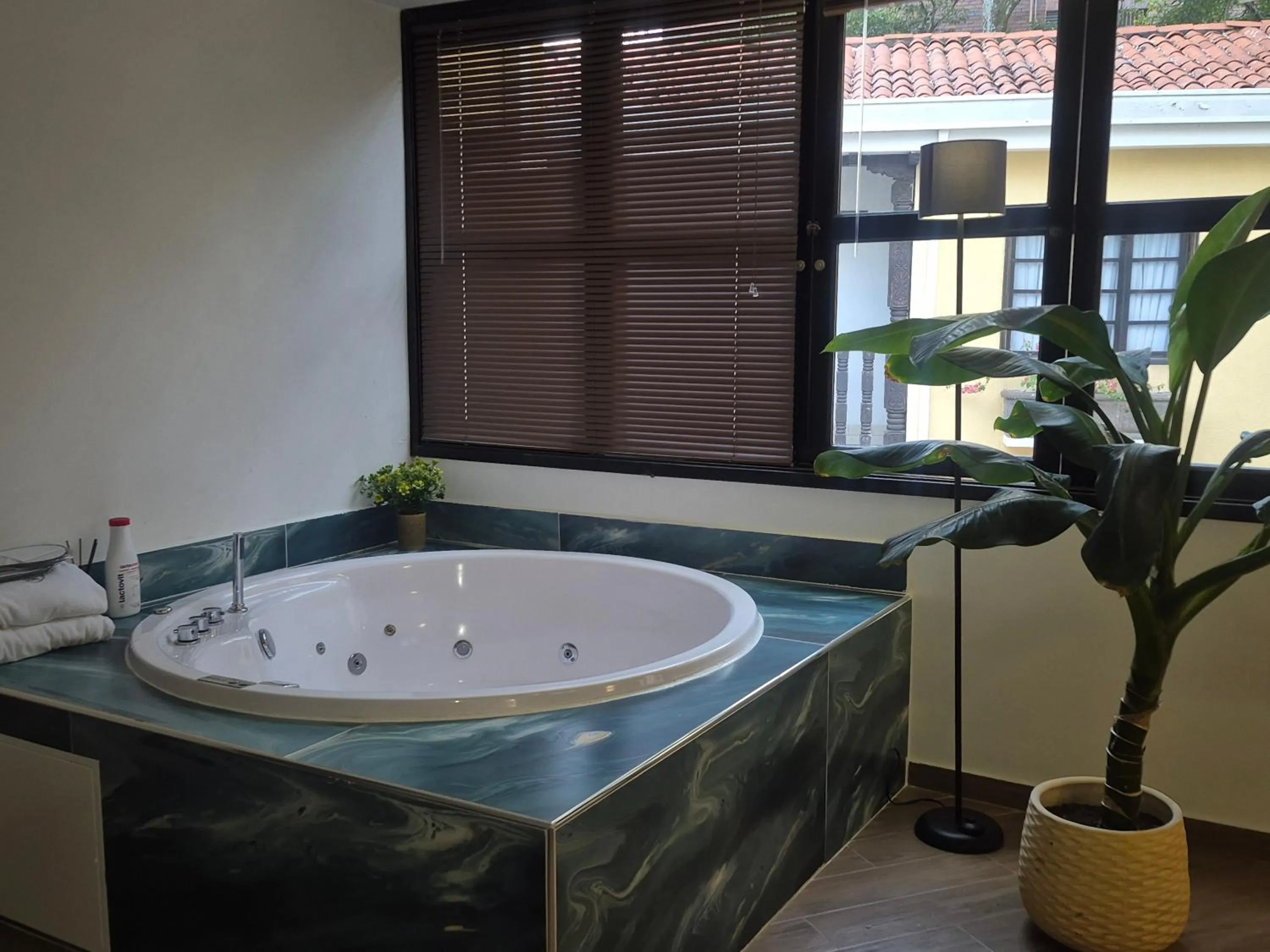 Hot Tub in Casa Sileo - boutique Hotel
