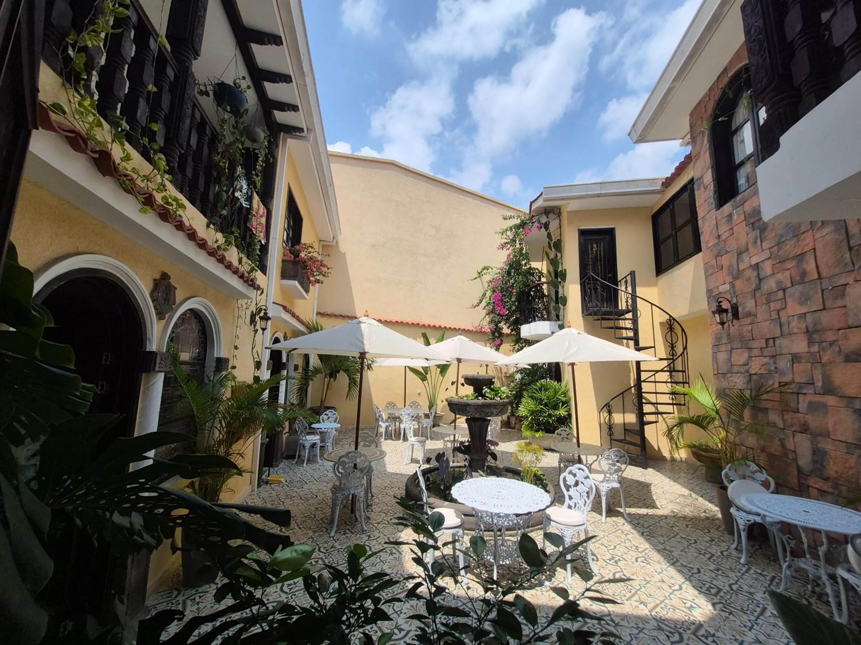 Patio in Casa Sileo - boutique Hotel