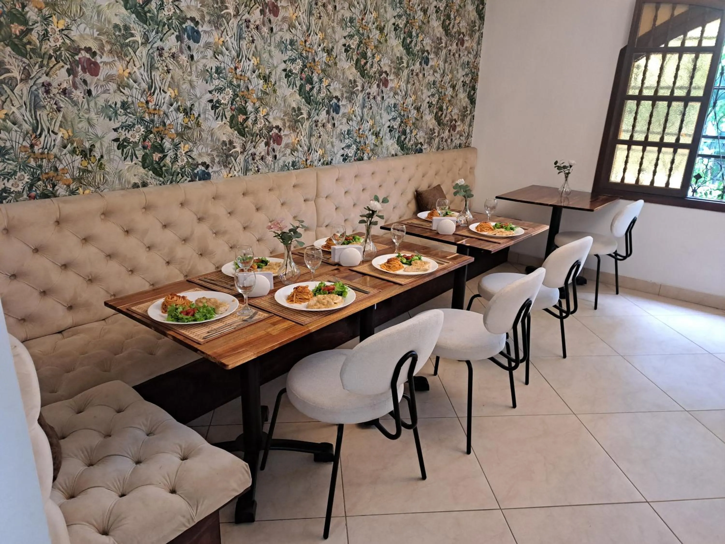 Restaurant/places to eat in Casa Sileo - boutique Hotel