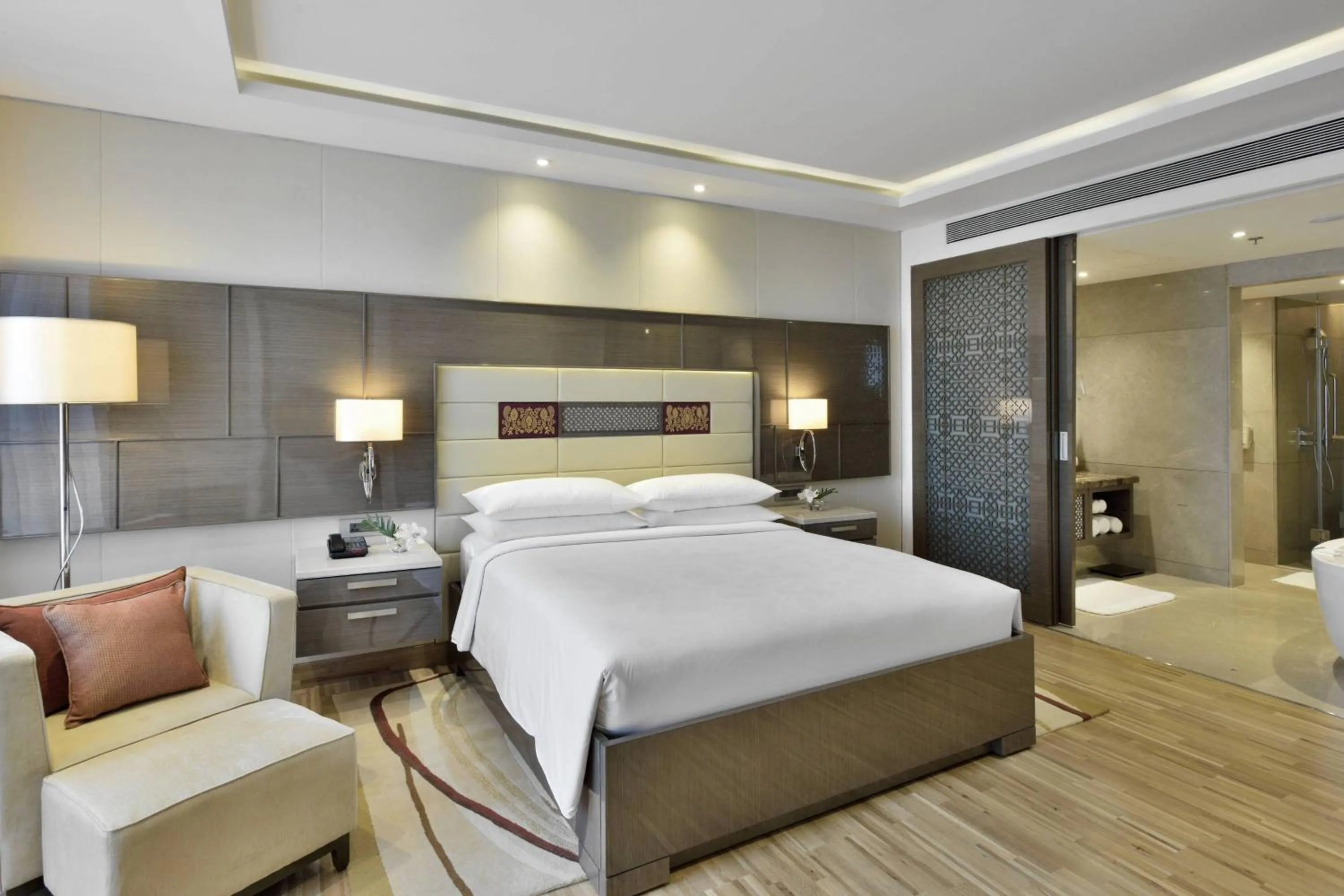 Bedroom, Bed in JW Marriott Mumbai Sahar Airport