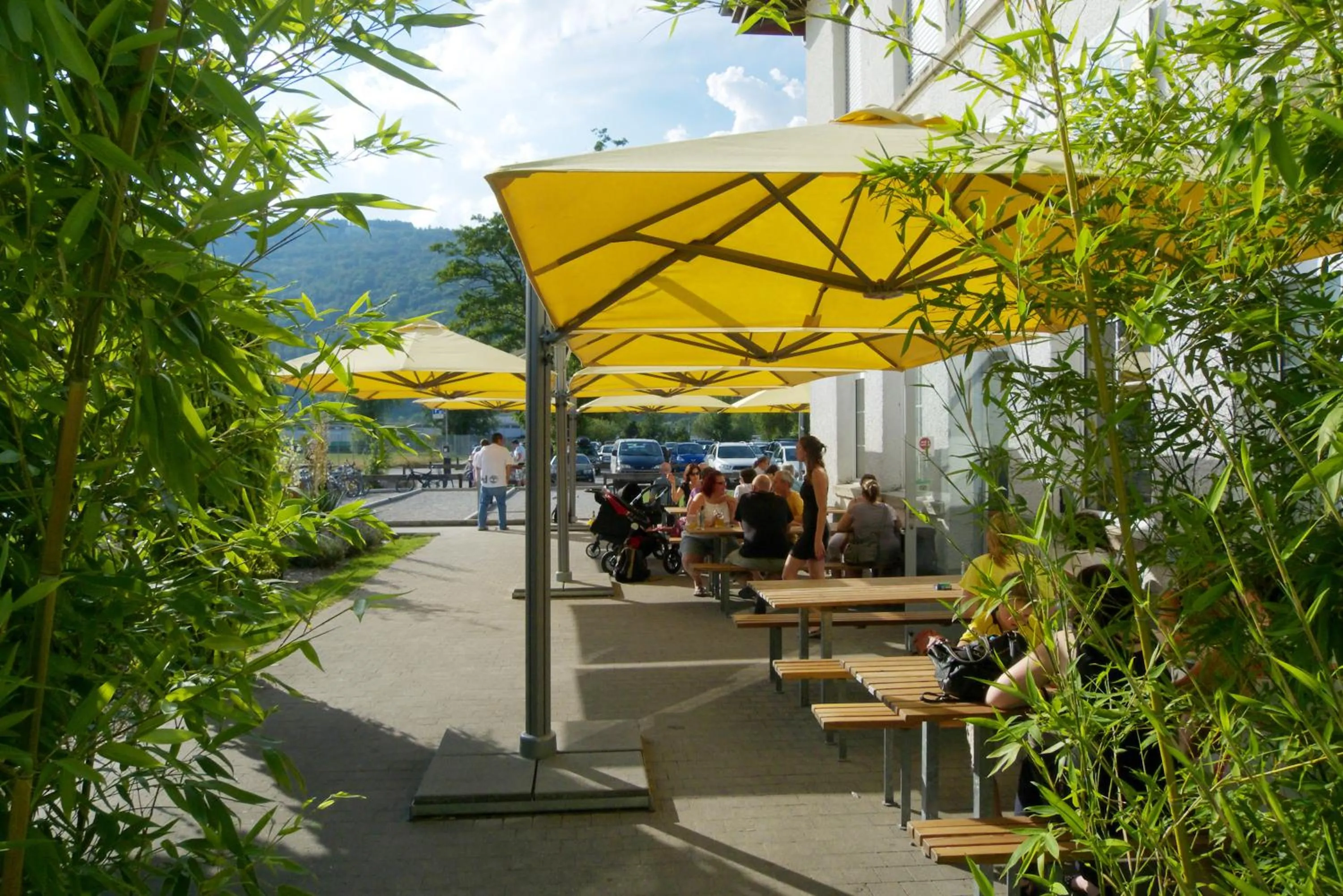 Restaurant/places to eat in Swiss Hostel Lago Lodge