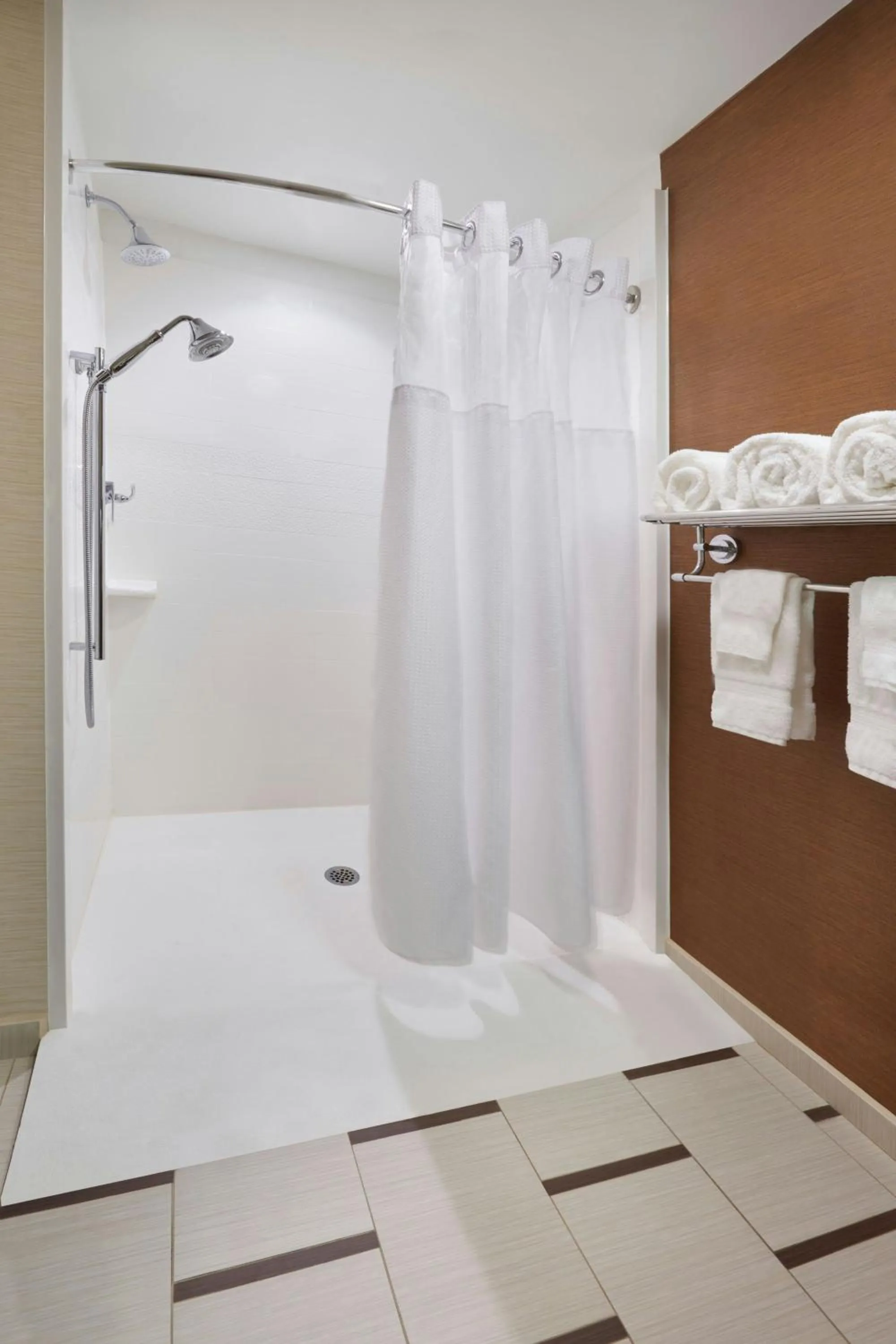 Bathroom, Bed in Fairfield Inn & Suites by Marriott Barrie