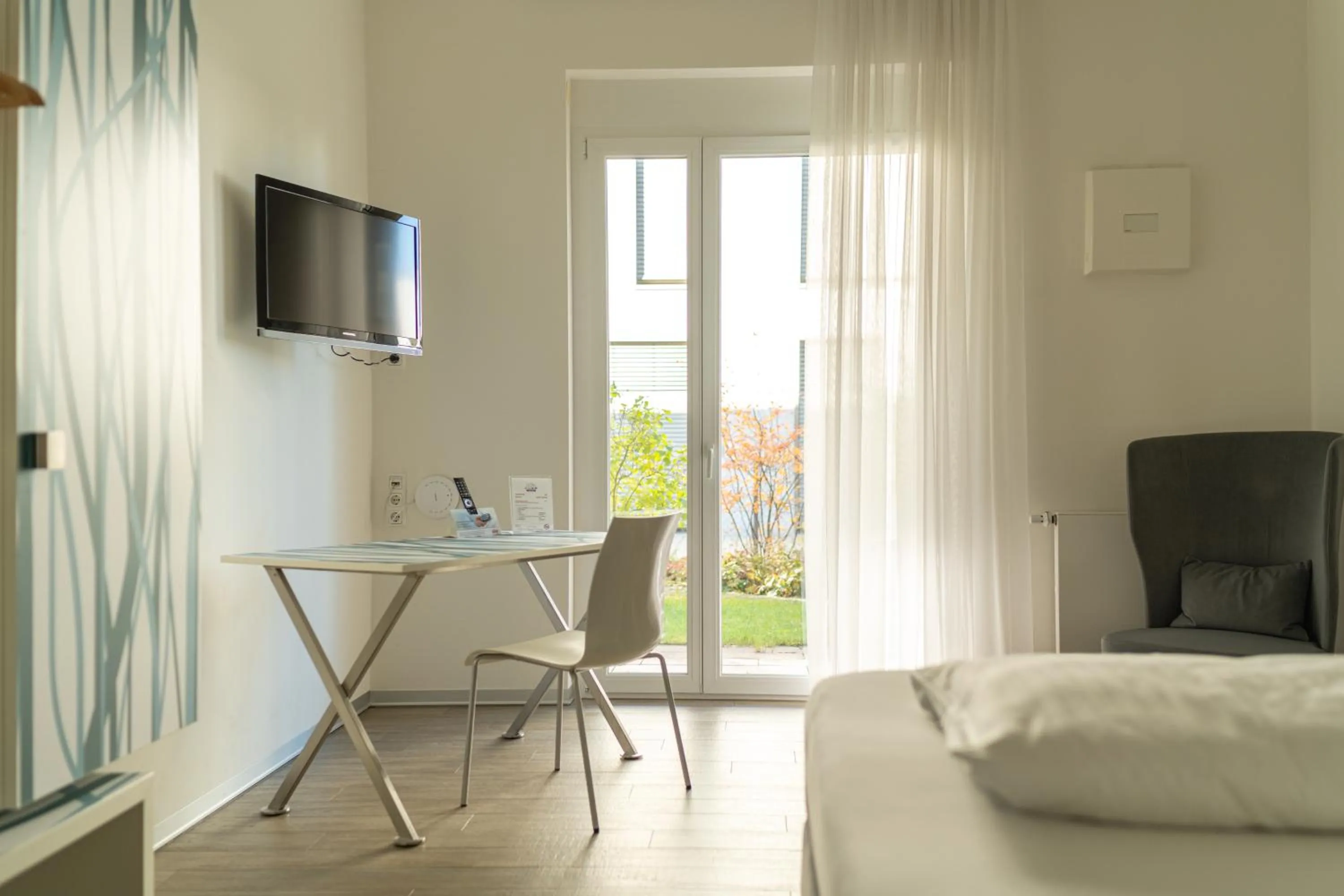 TV and multimedia, Bed in east Apart