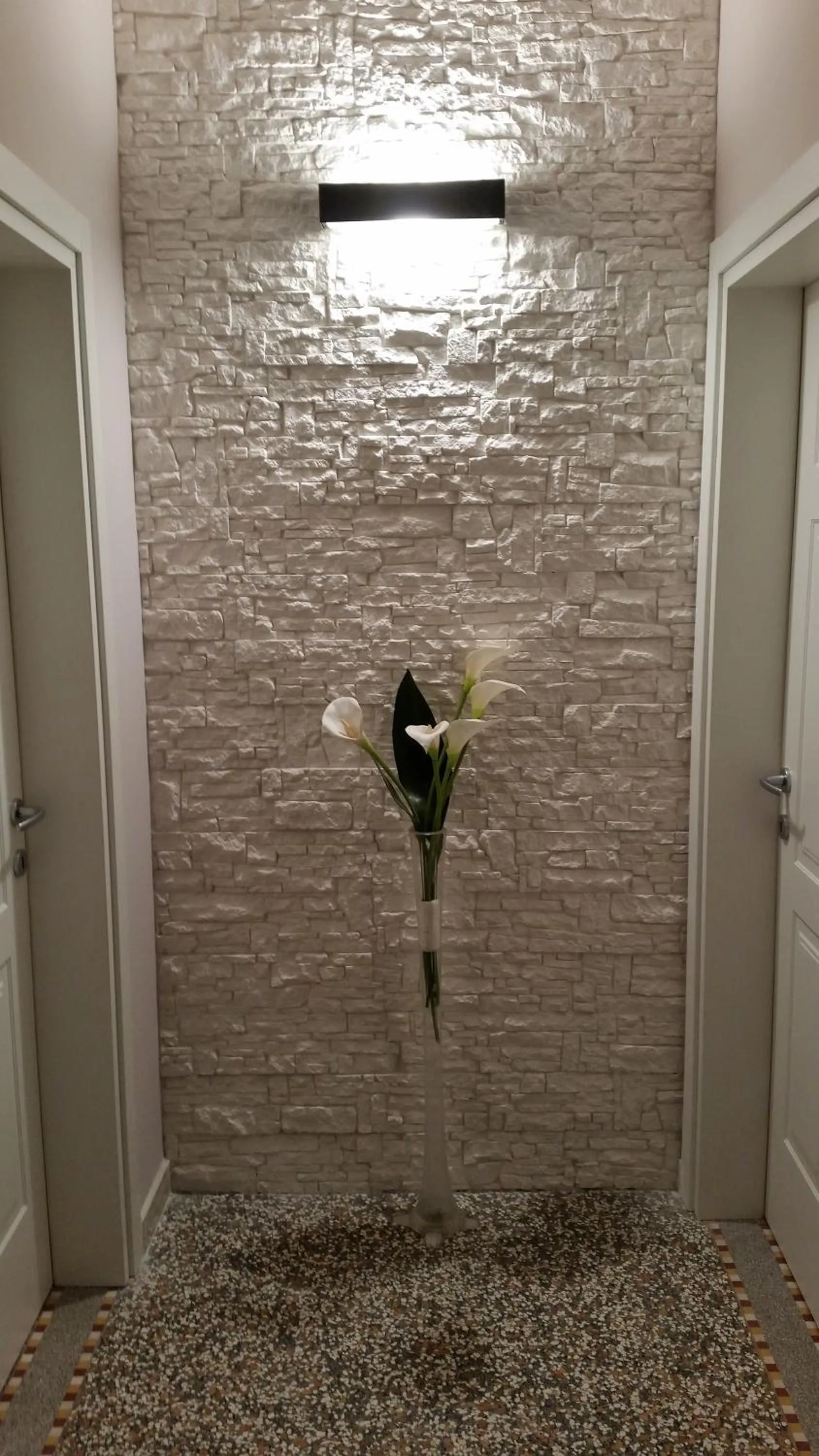 Decorative detail in B&B La Porta Rossa