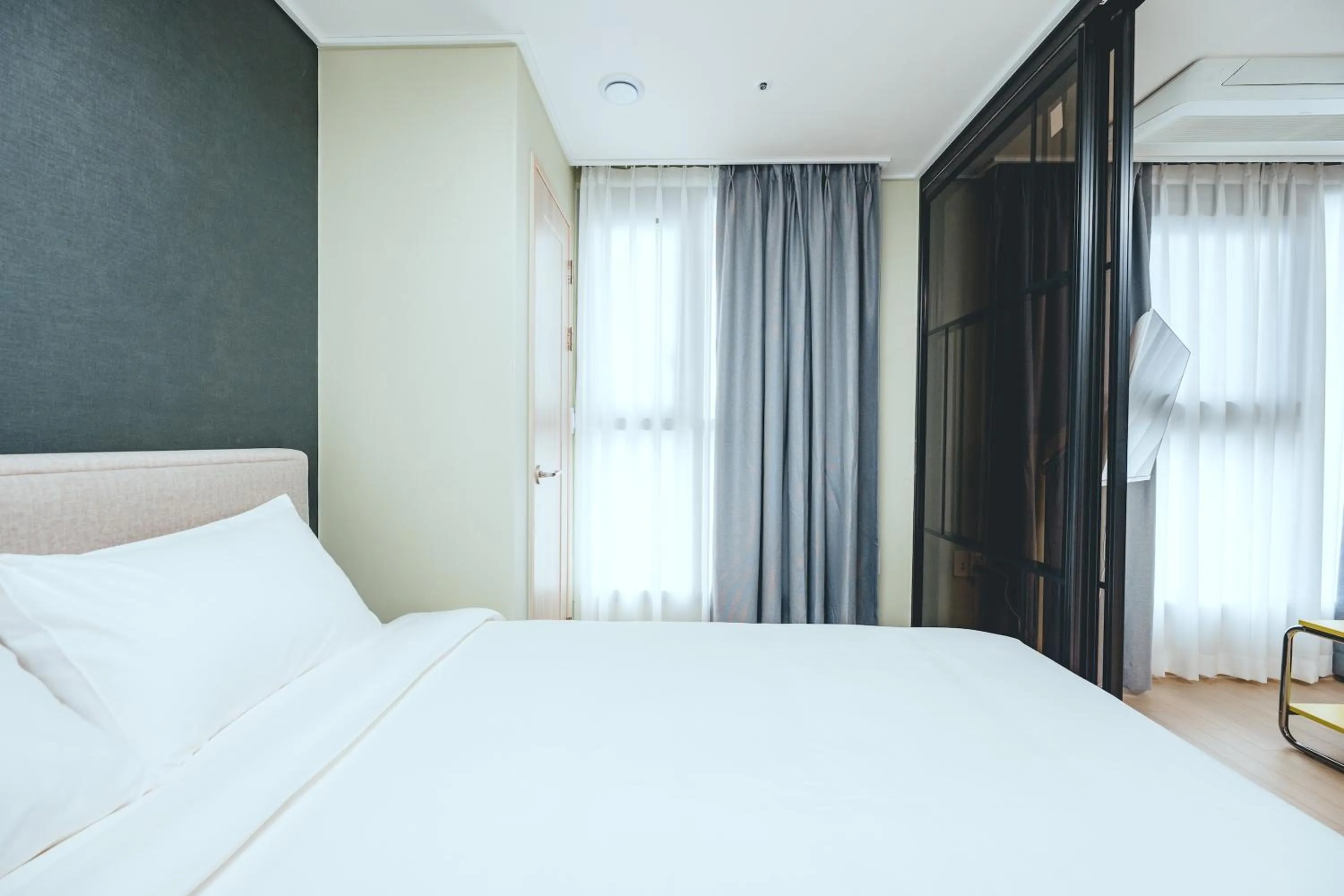 Bed in H Avenue Sasang Station Residence Hotel