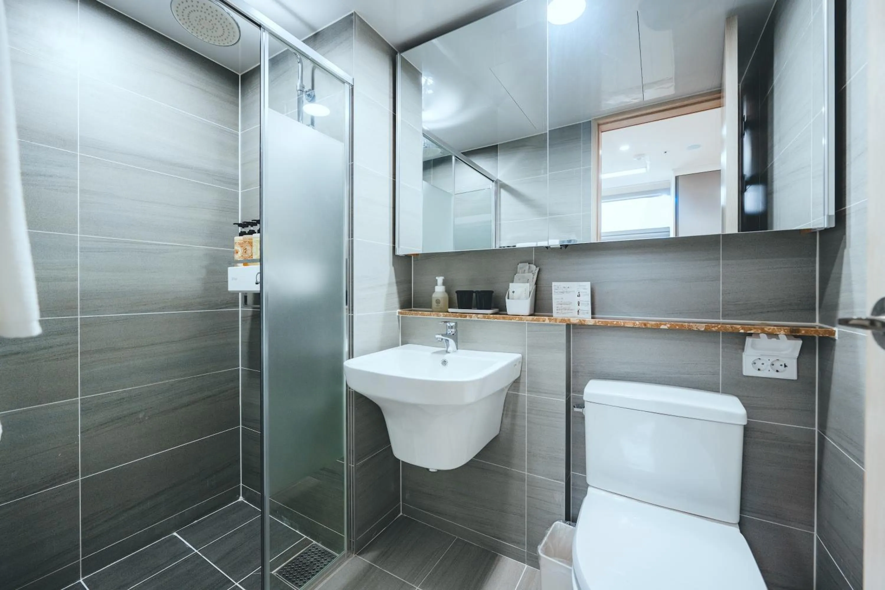 H Avenue Sasang Station Residence Hotel