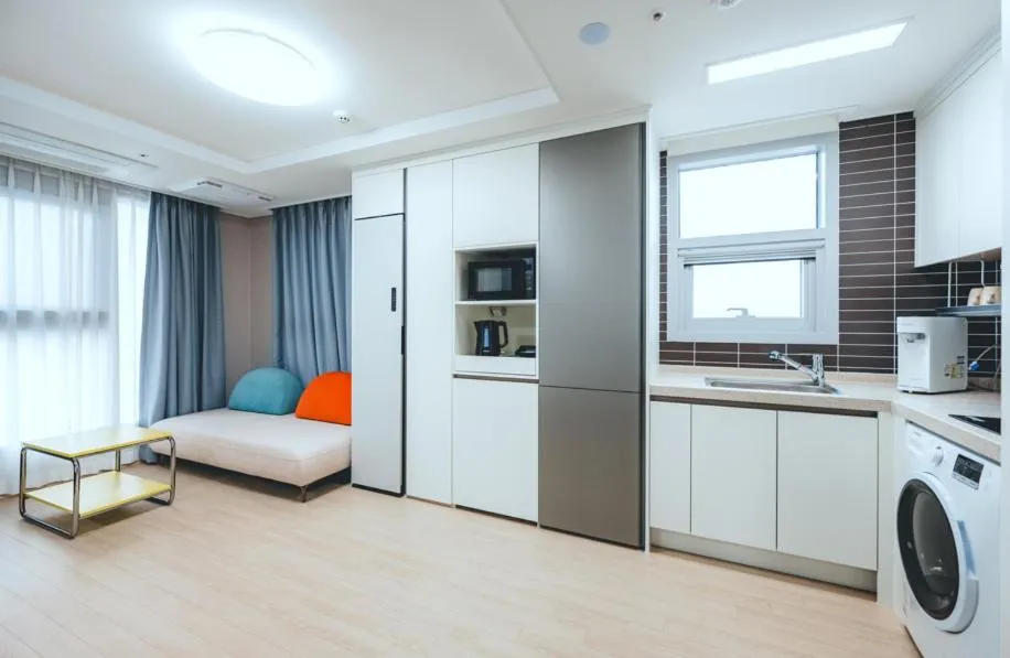 H Avenue Sasang Station Residence Hotel